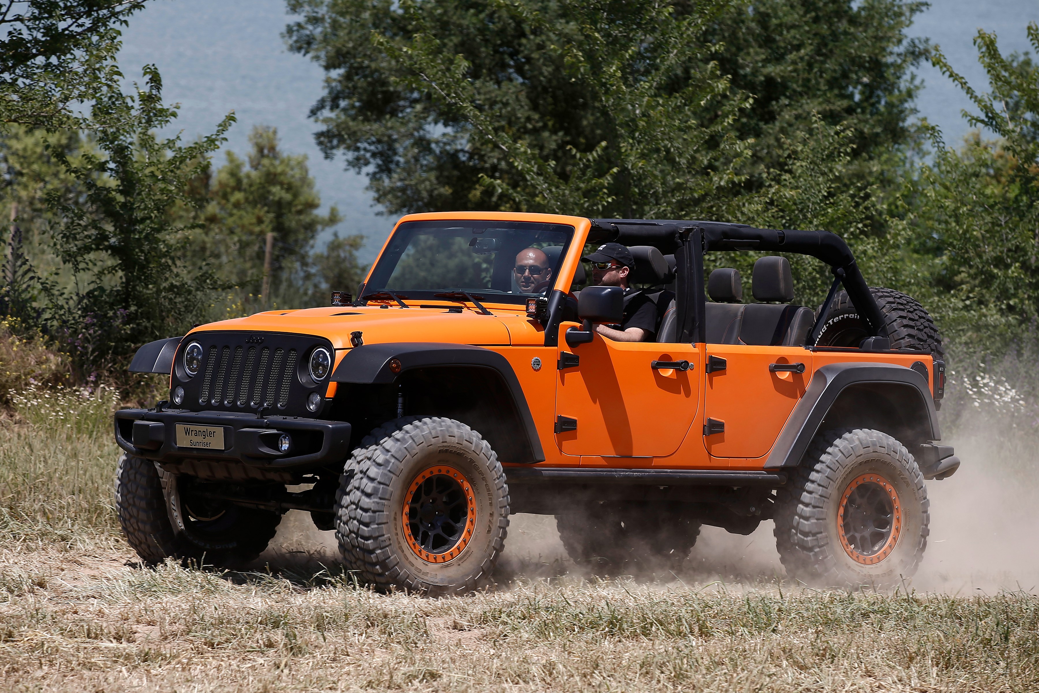 Orange Jeep Wrangler Sunriser Concept driving off-road HD Wallpaper