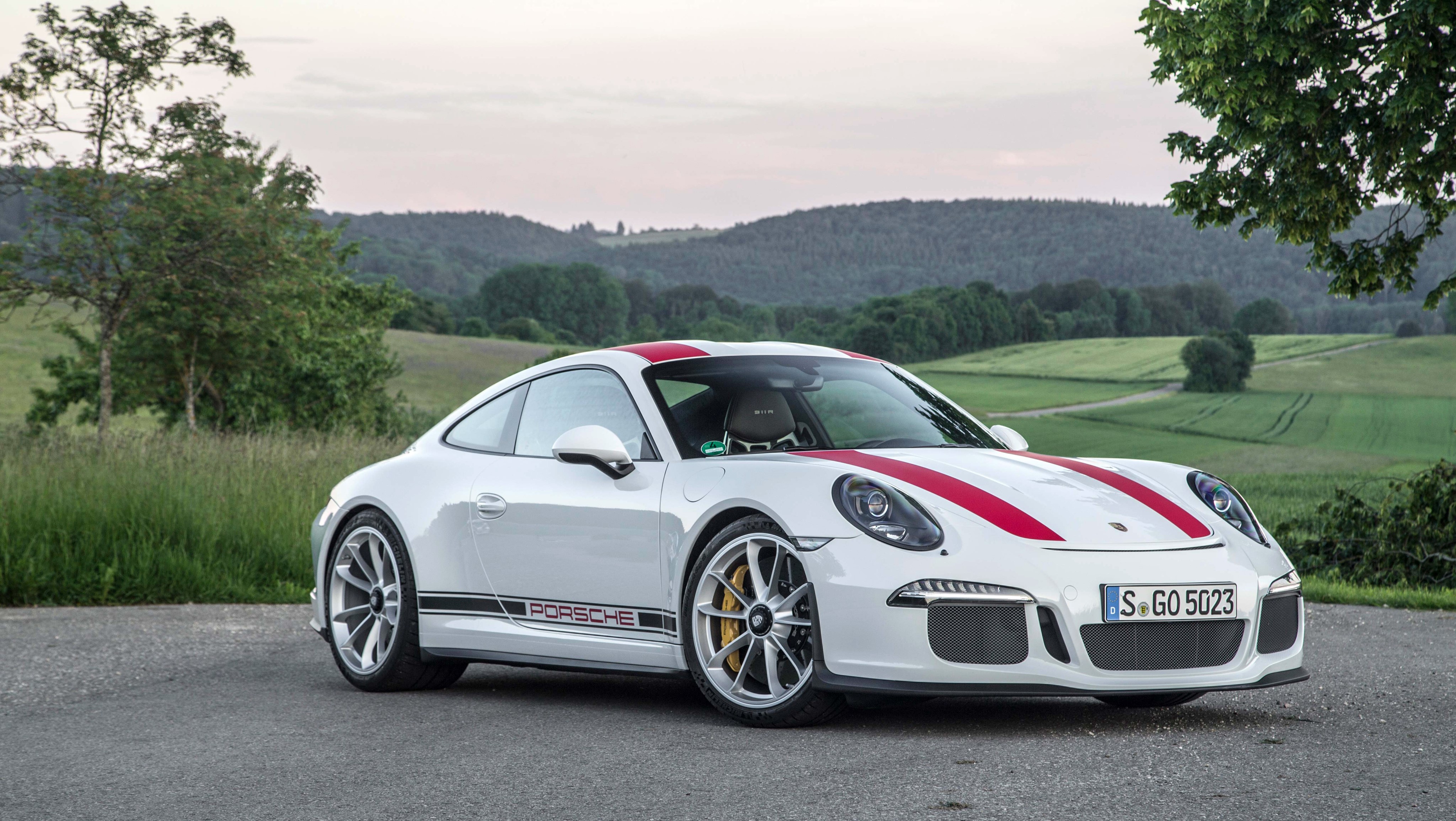 White Porsche 911 R with Red Stripes HD Wallpaper
