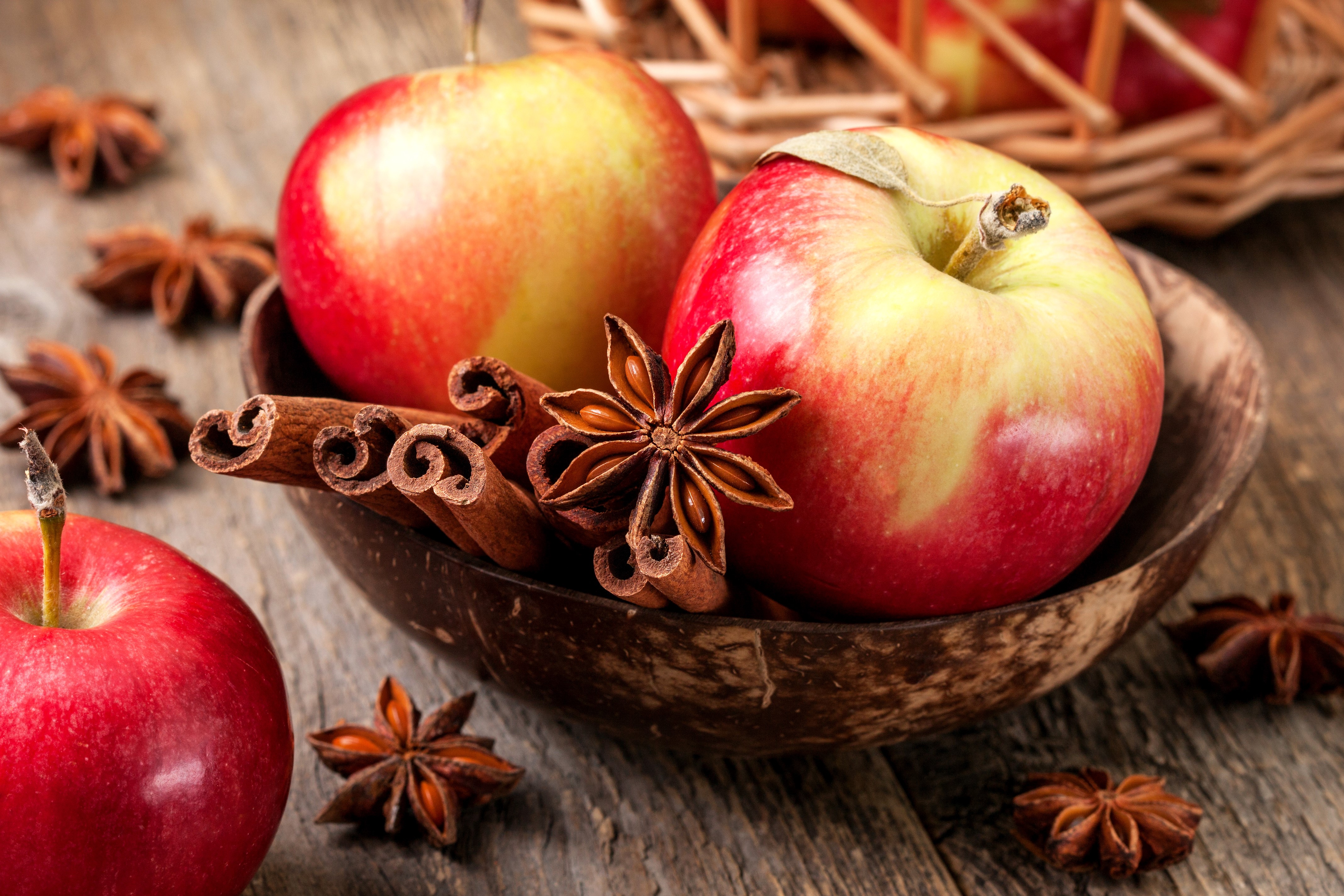 Apples, Cinnamon, and Star Anise in a Bowl HD Wallpaper