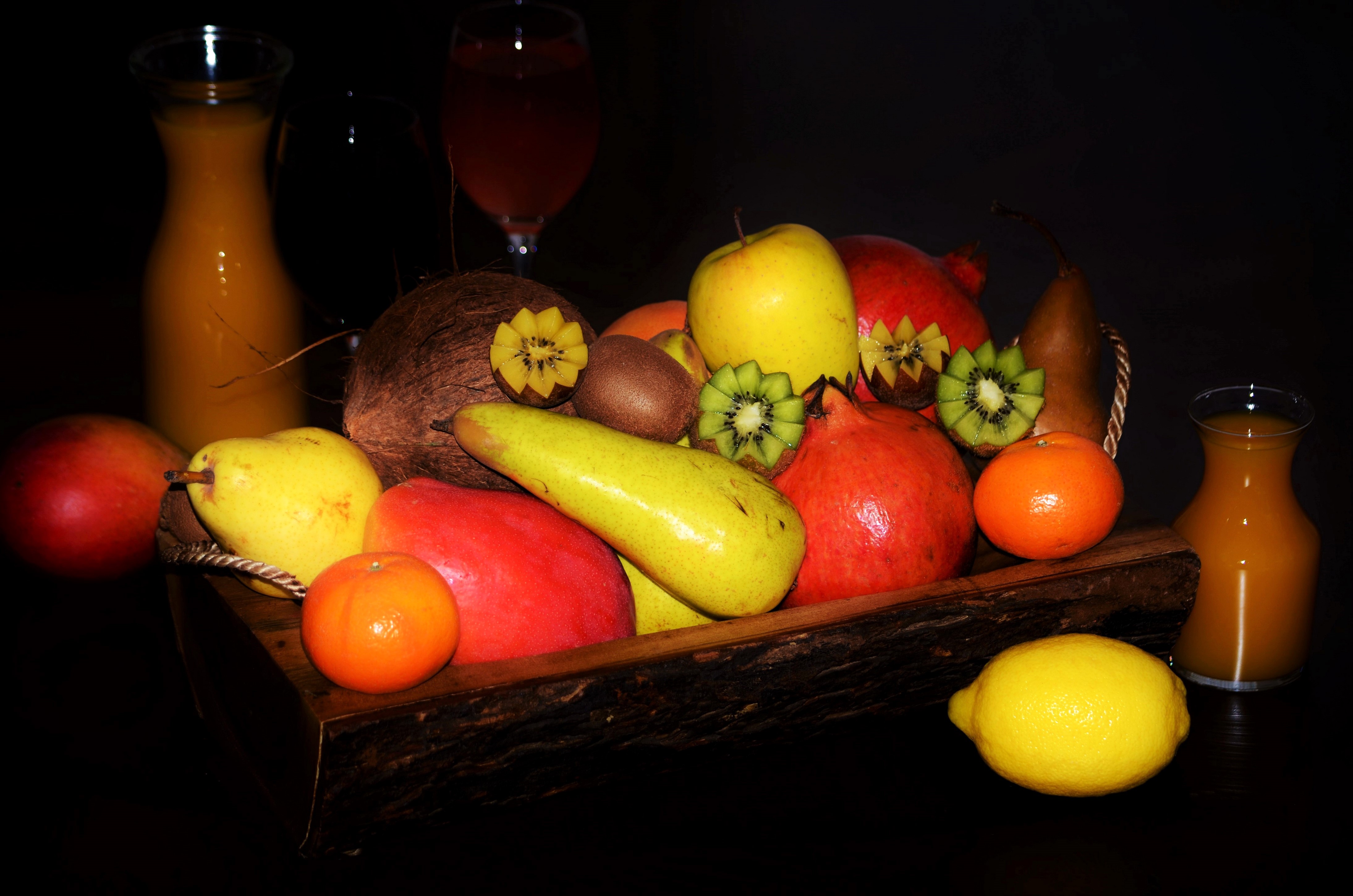 Fruit basket with juice and lemon HD Wallpaper