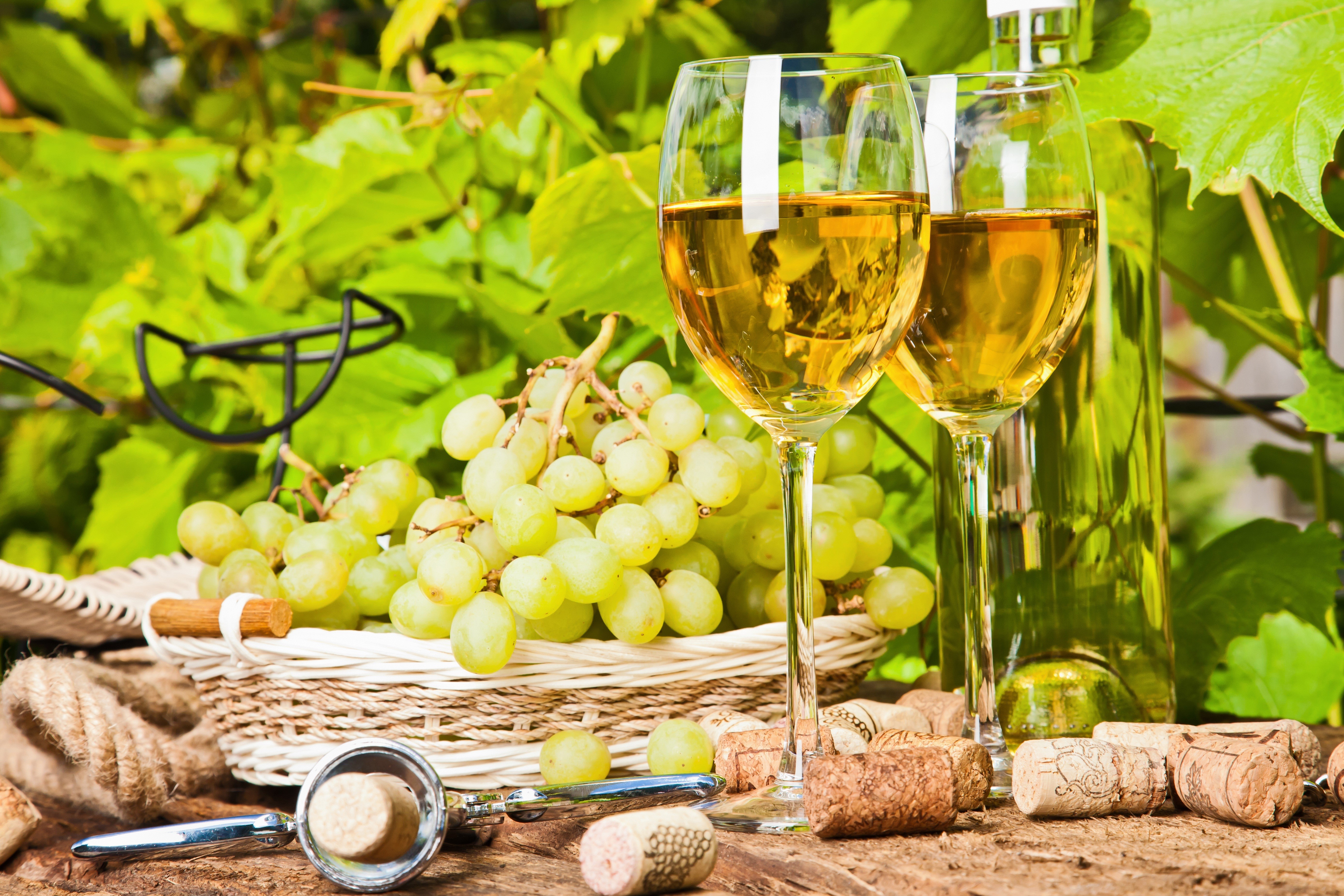 White Wine with Grapes and Corkscrew HD Wallpaper