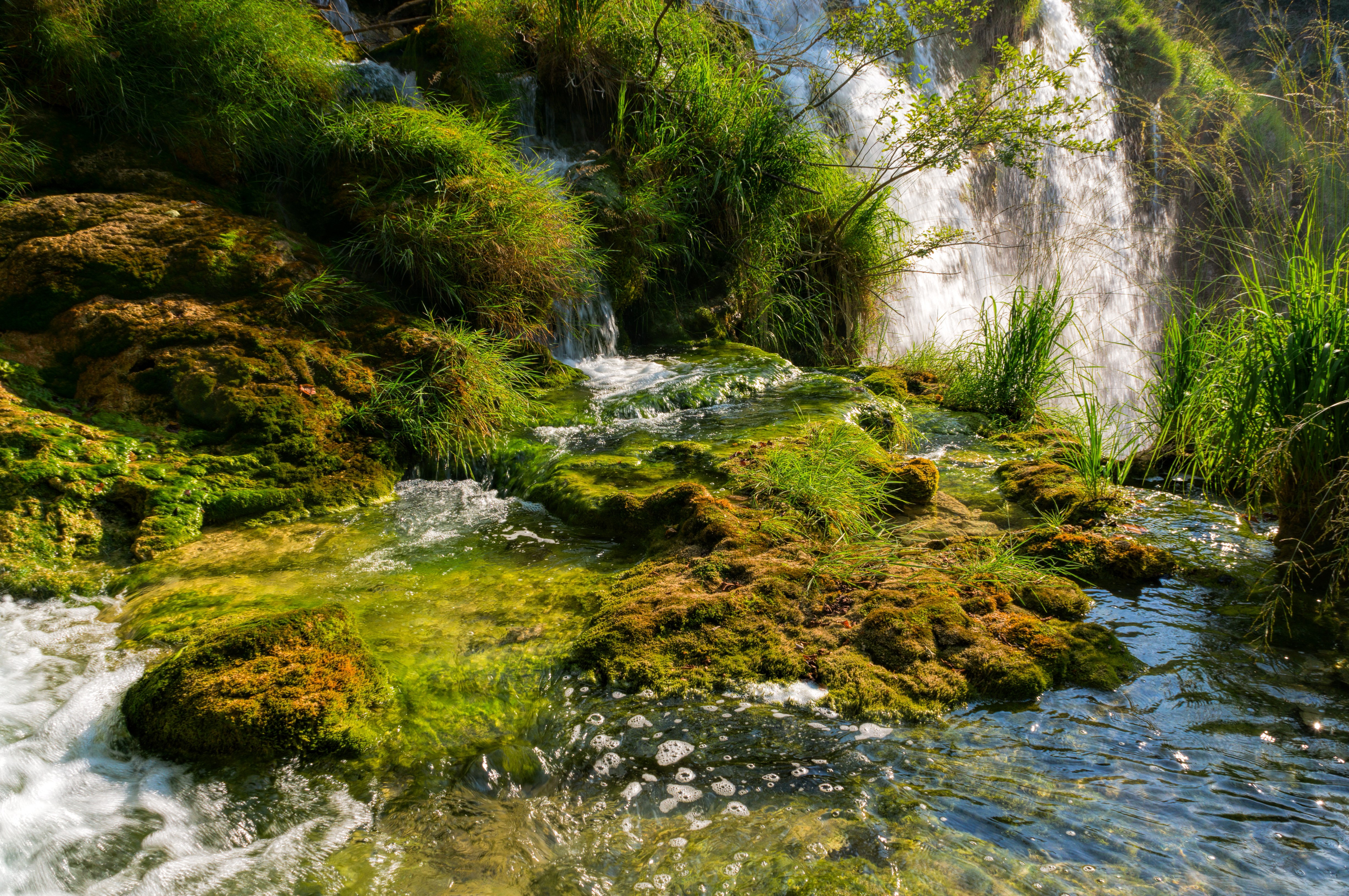 4K Plitvice Waterfalls with Moss in Croatia HD Wallpaper