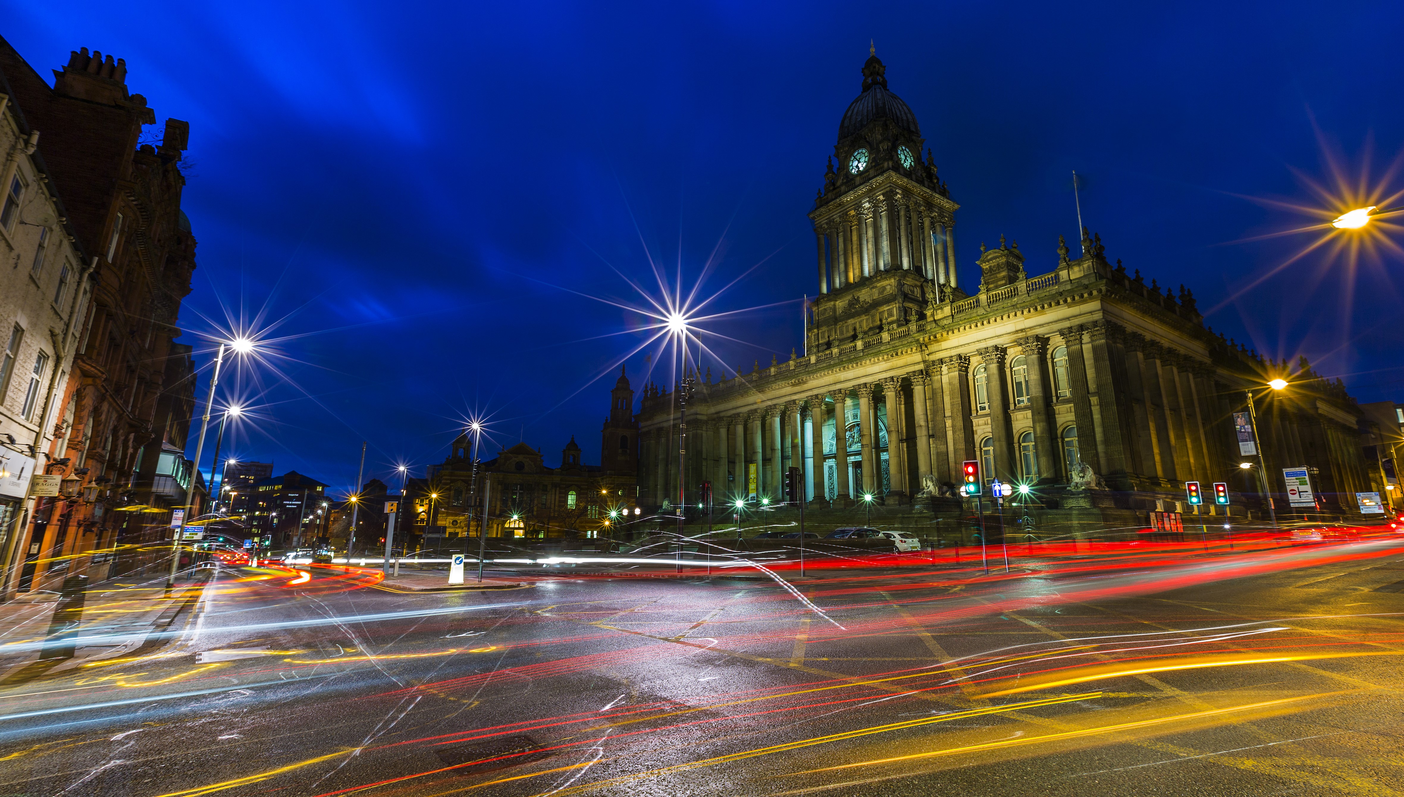 Leeds Town Hall at Night with Light Trails HD Wallpaper
