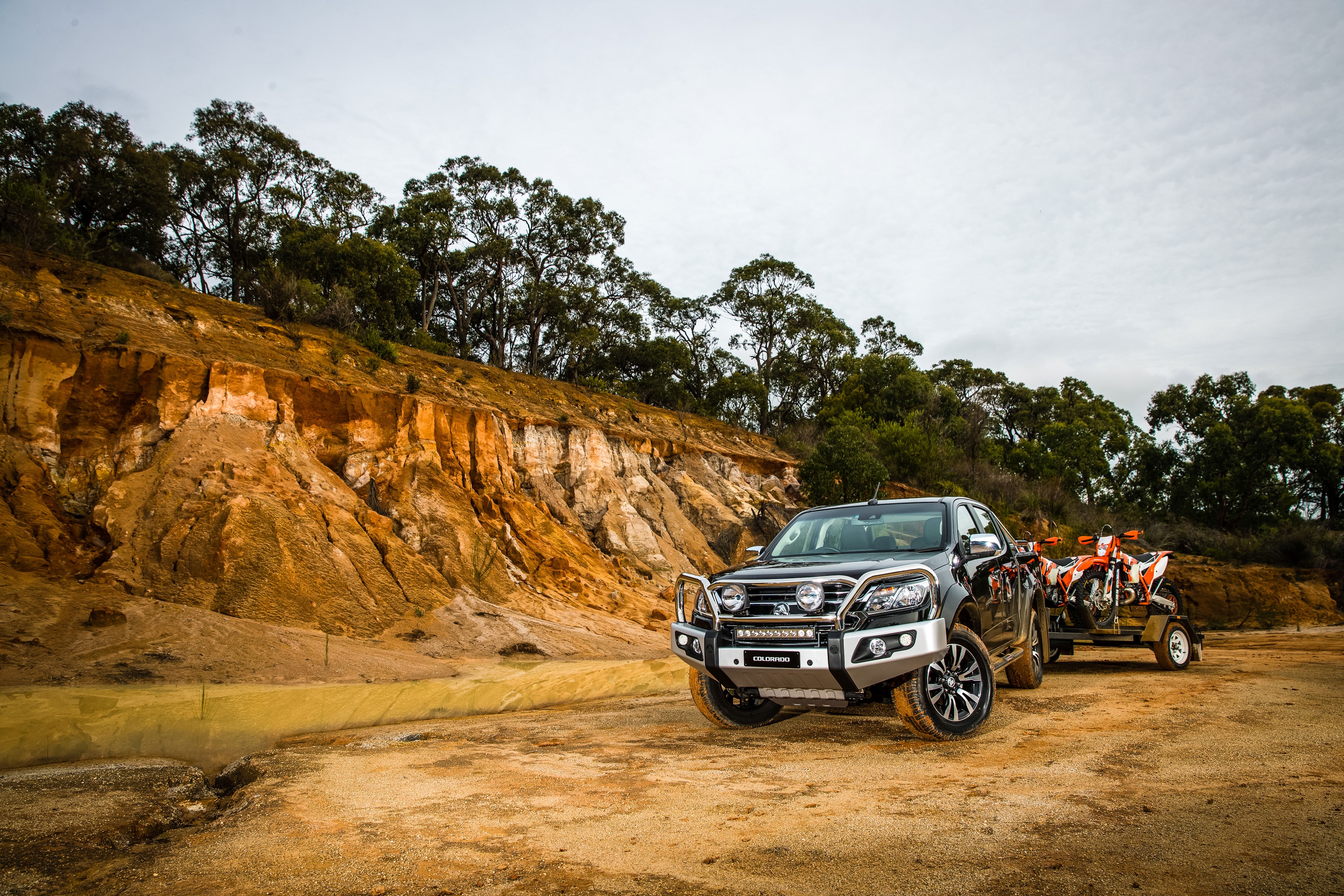 4K 2016 Colorado LTZ Crew Cab Holden with Motorcycles HD Wallpaper