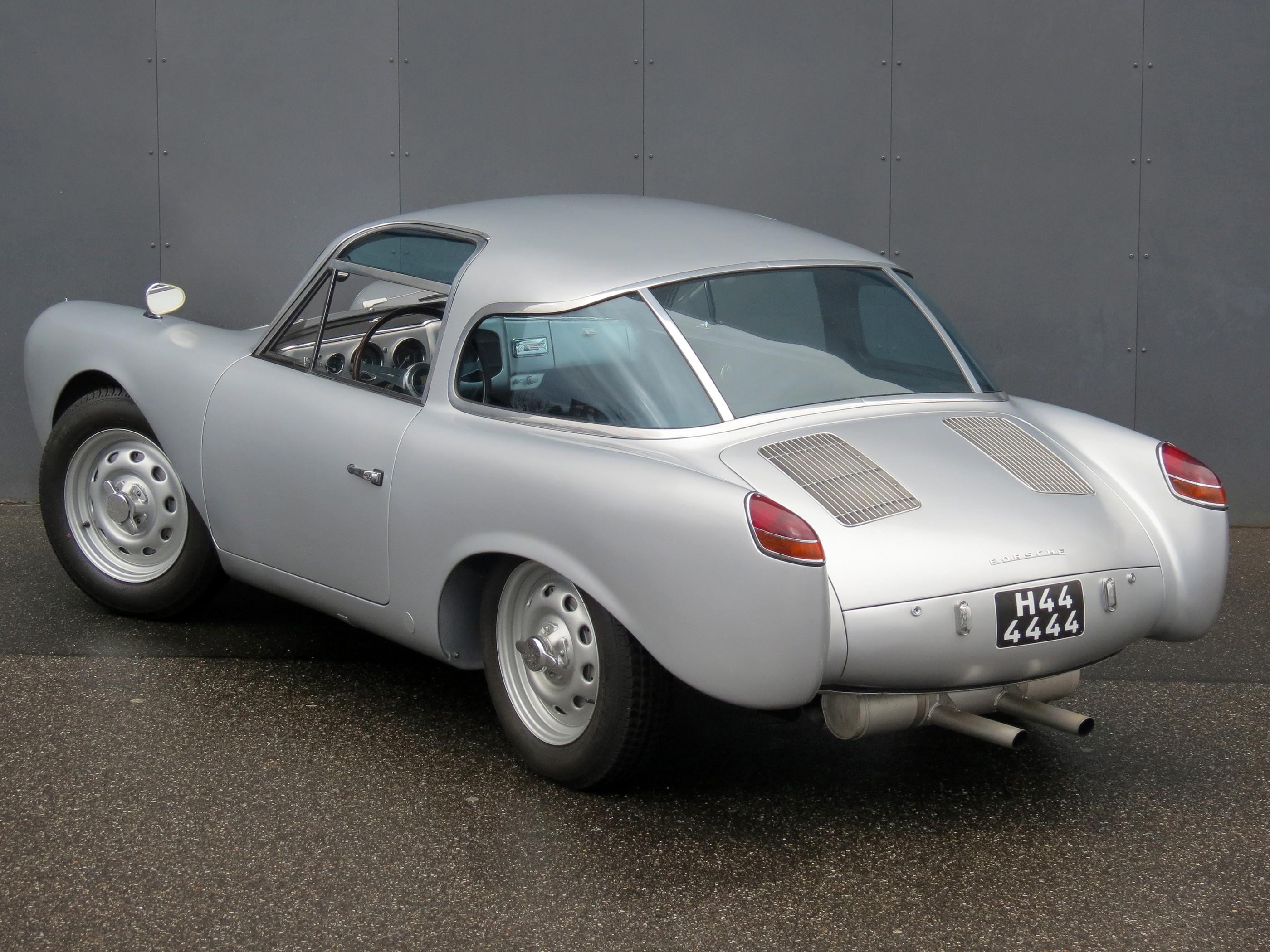 Silver Porsche sports car HD Wallpaper