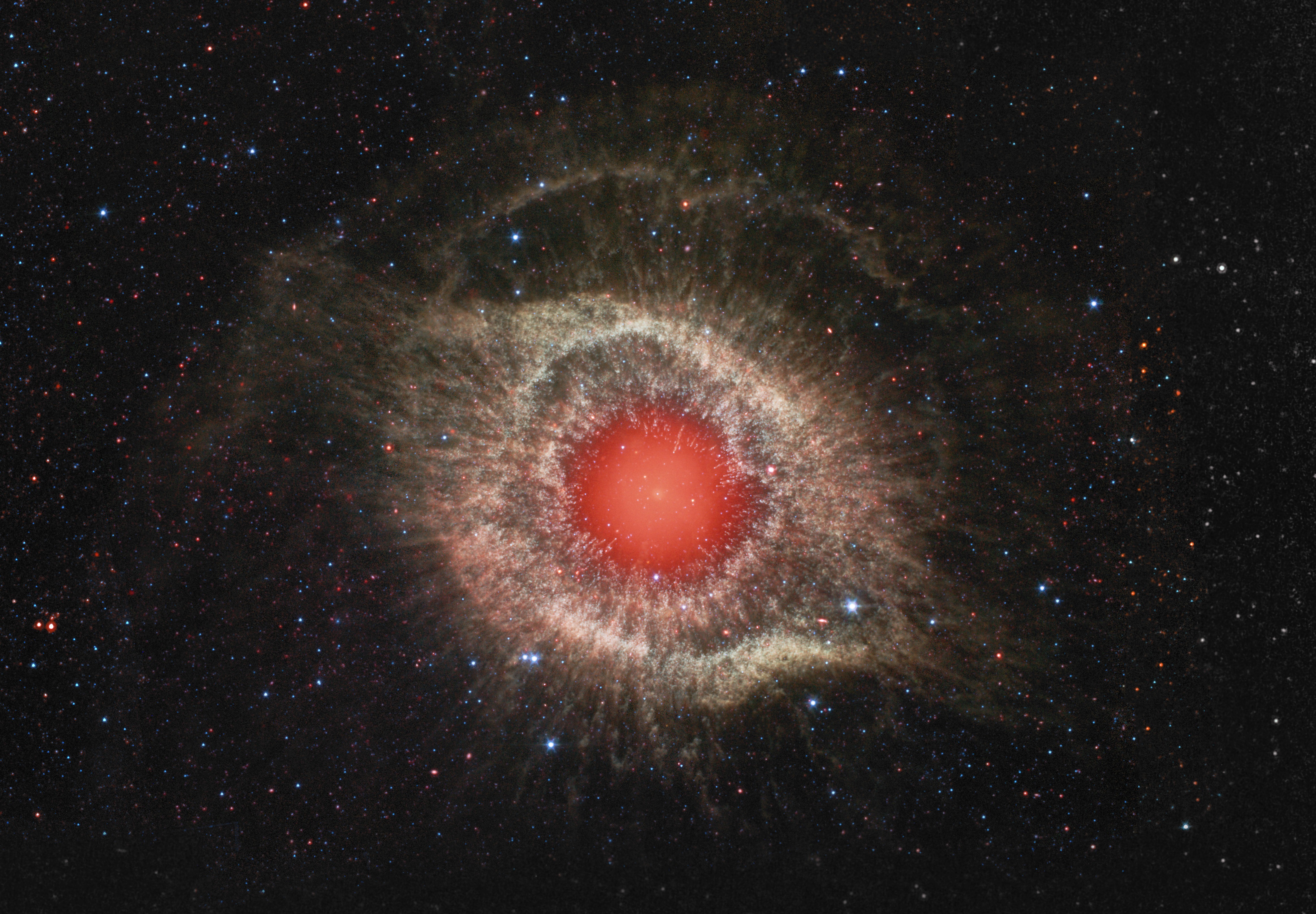 4K NGC 7293 Helix Nebula in Space HD Wallpaper