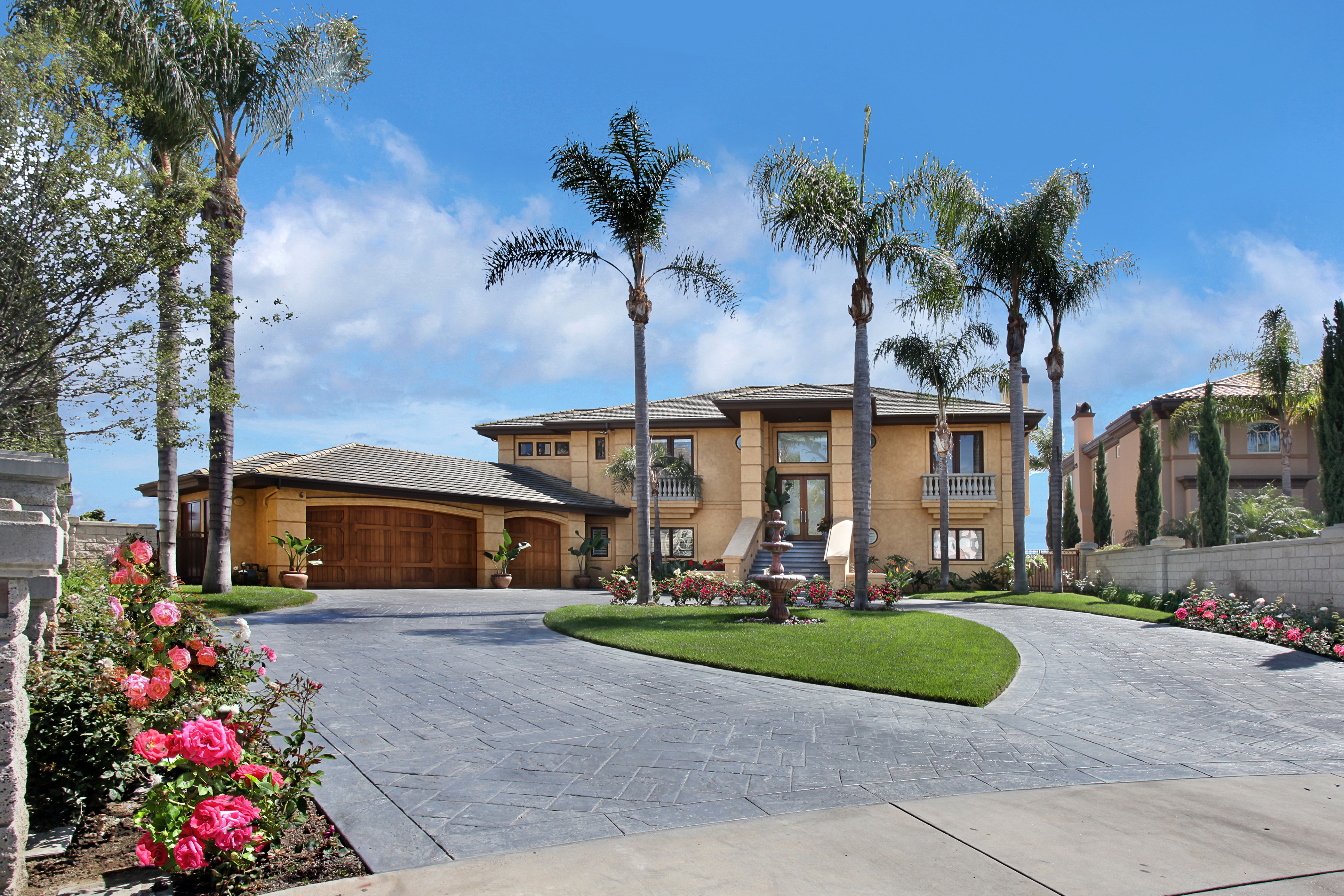 Luxury Mansion with Palm Trees and Fountain HD Wallpaper