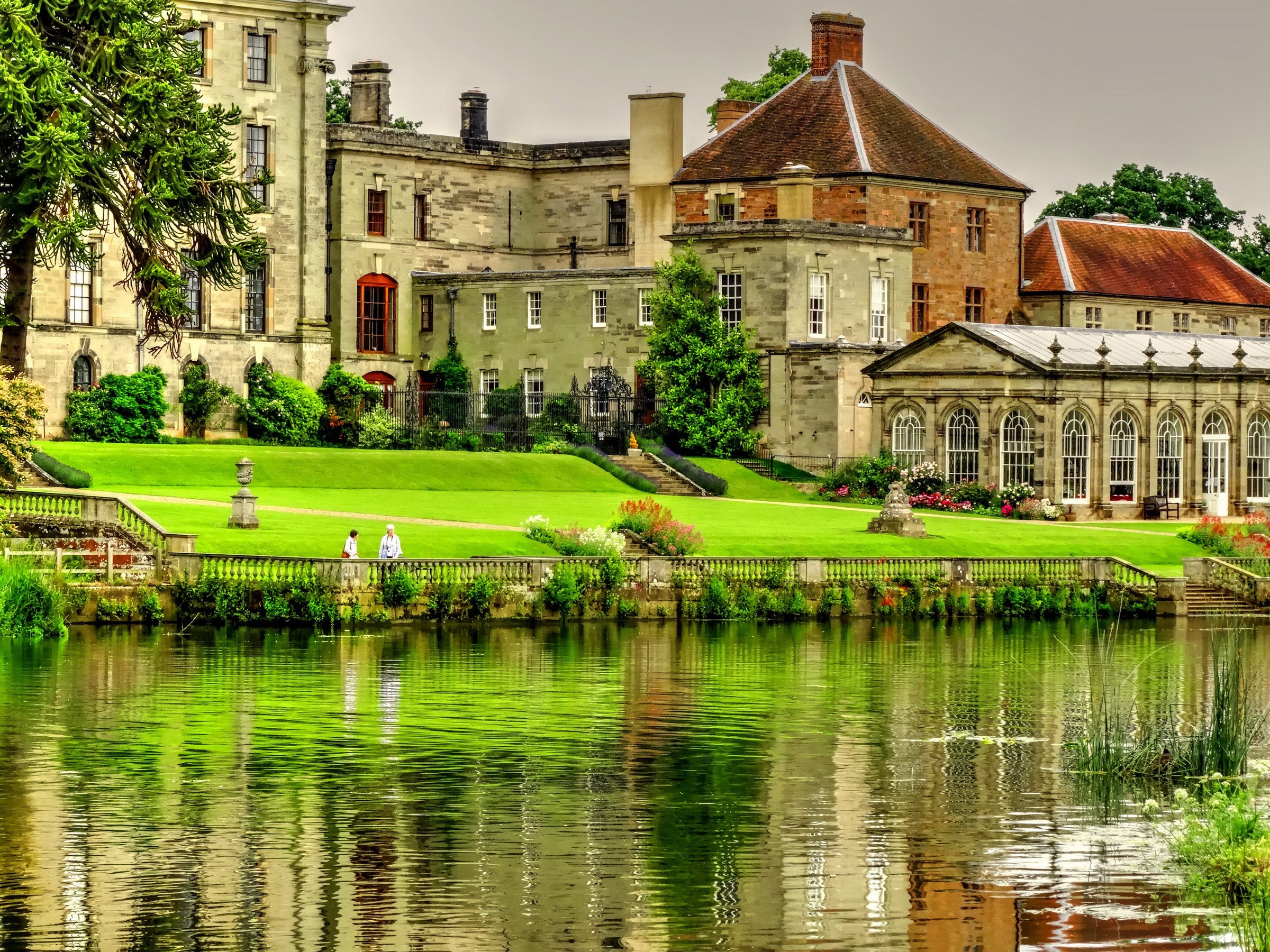 Stoneleigh Abbey with River and Gardens HD Wallpaper