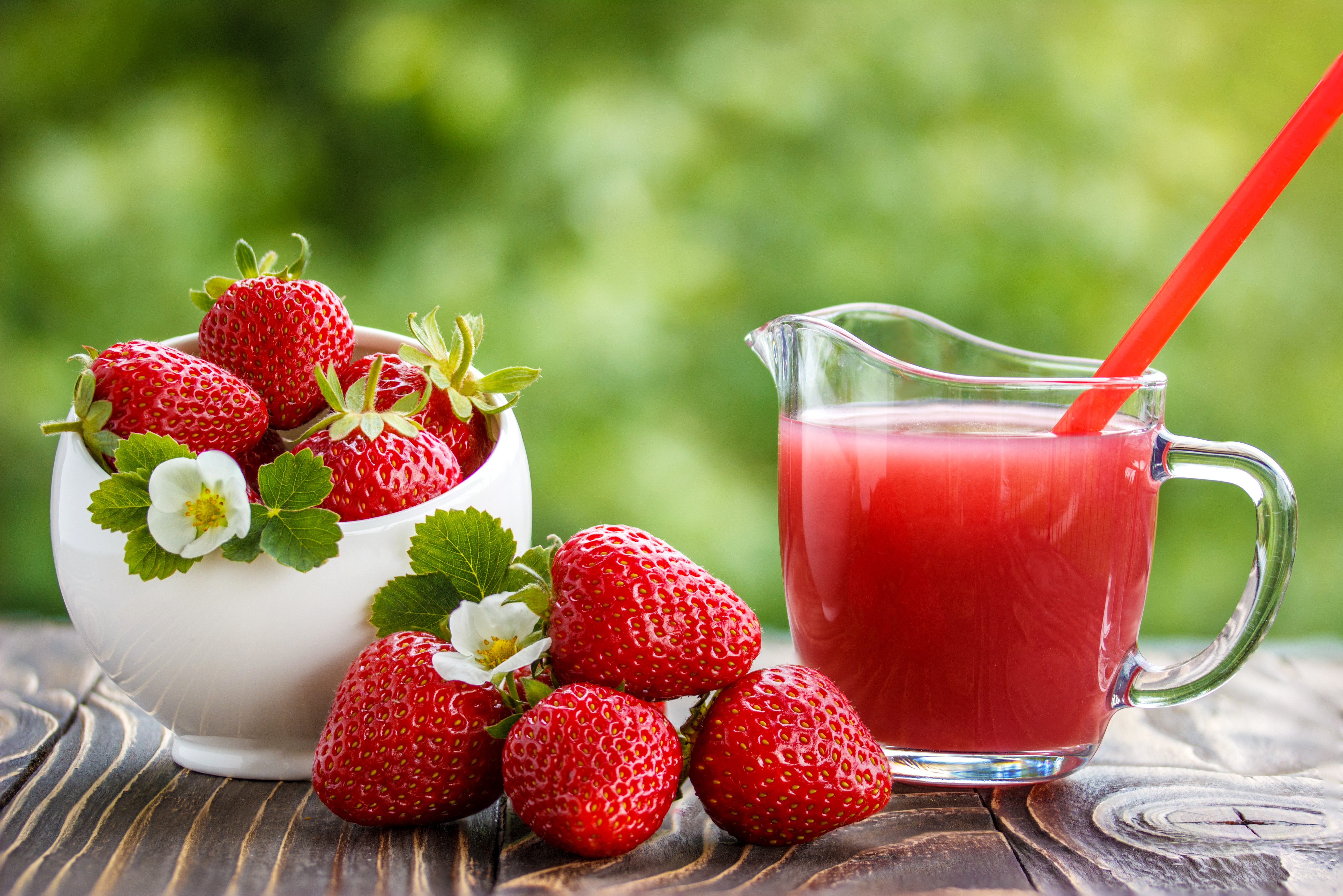 Strawberries and Strawberry Juice in a Pitcher HD Wallpaper
