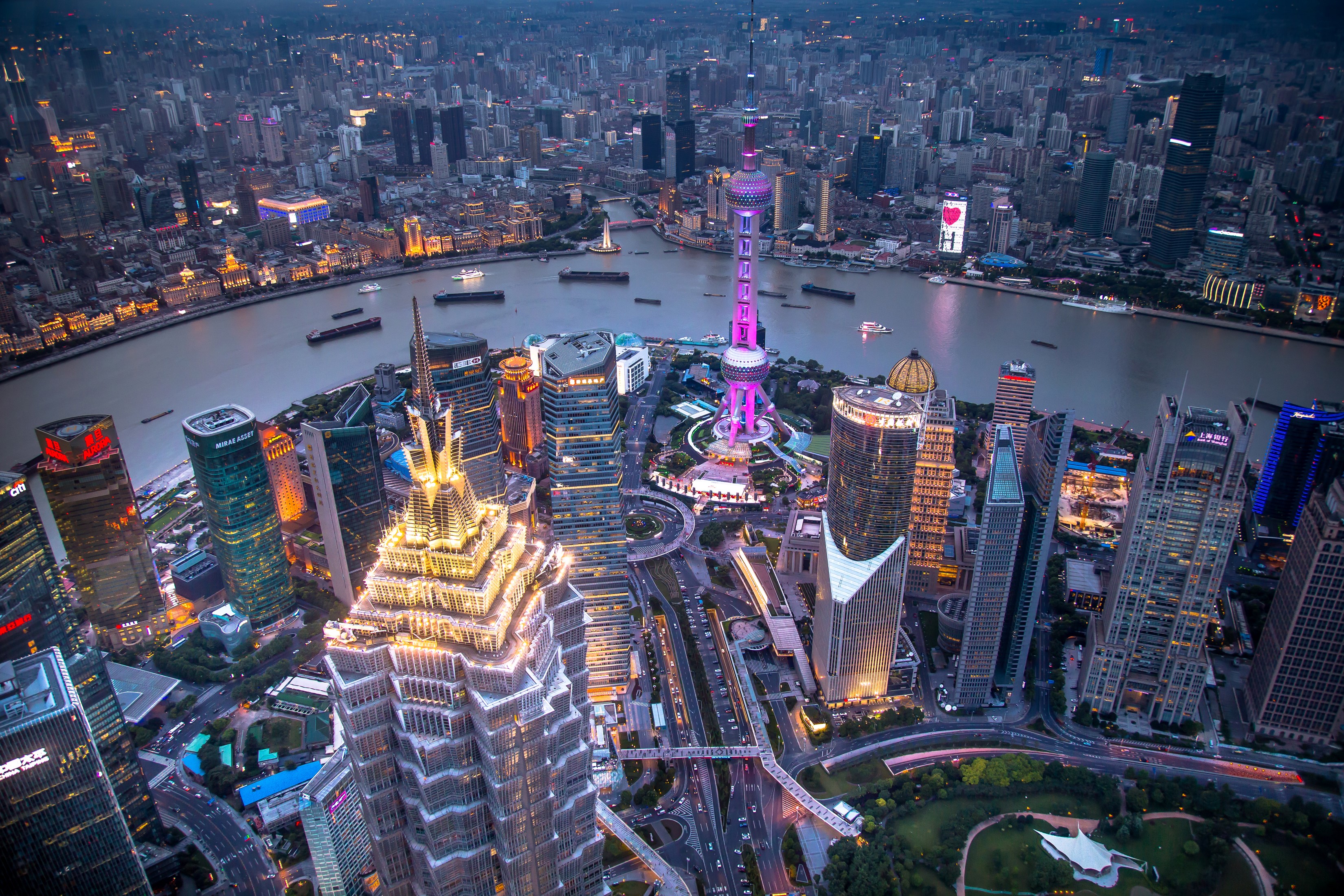 Shanghai skyline at dusk with Oriental Pearl Tower HD Wallpaper