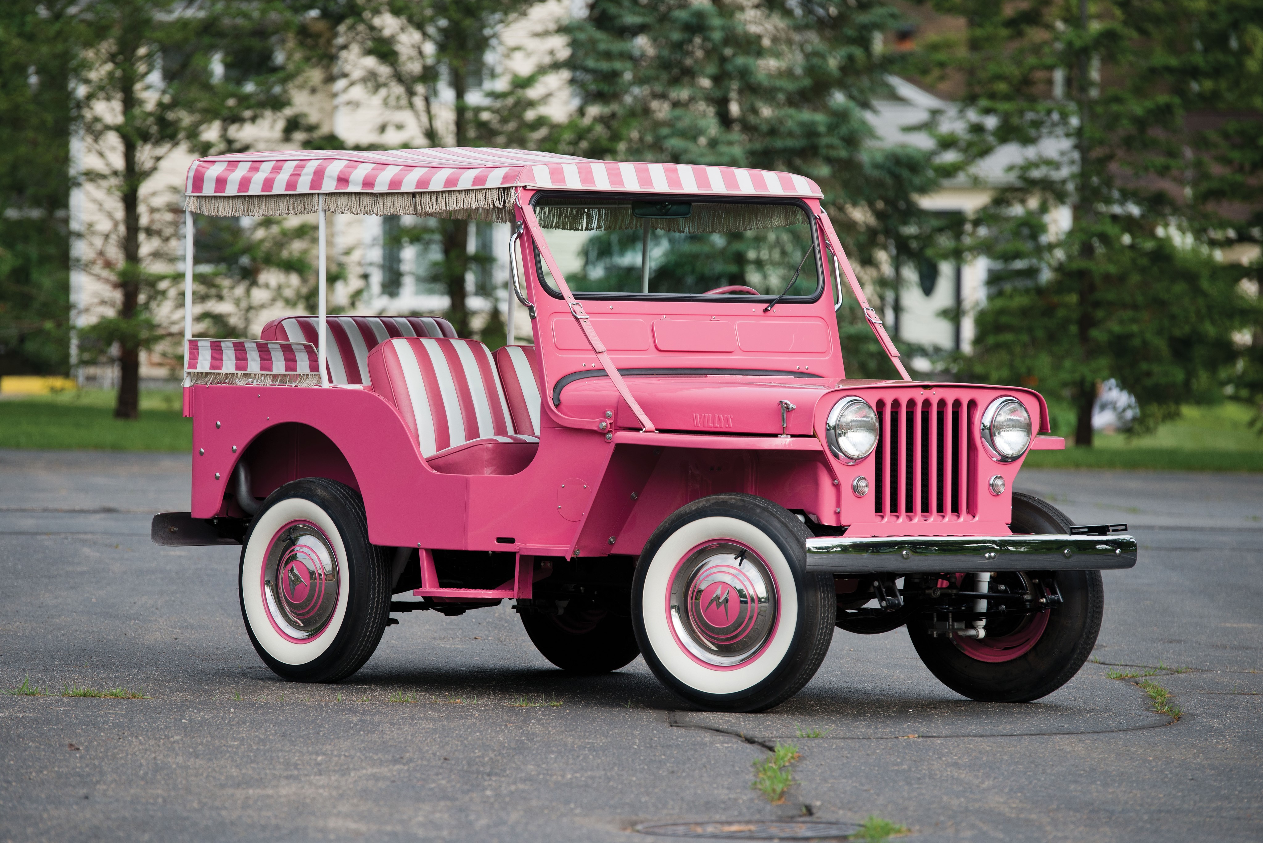1960 Willys Jeep Gala Surrey in Pink HD Wallpaper