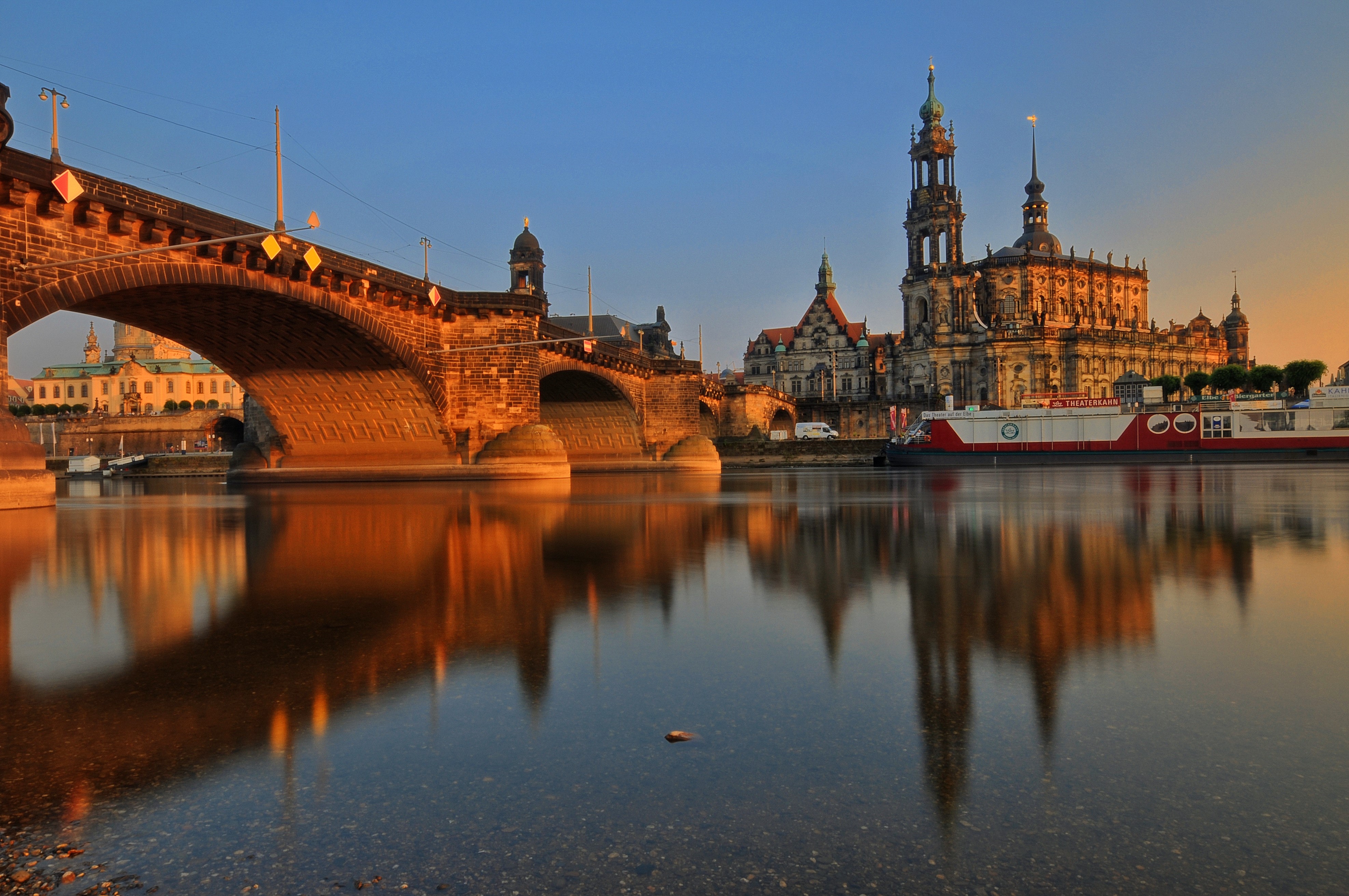 4K Dresden Germany River Bridge Evening HD Wallpaper