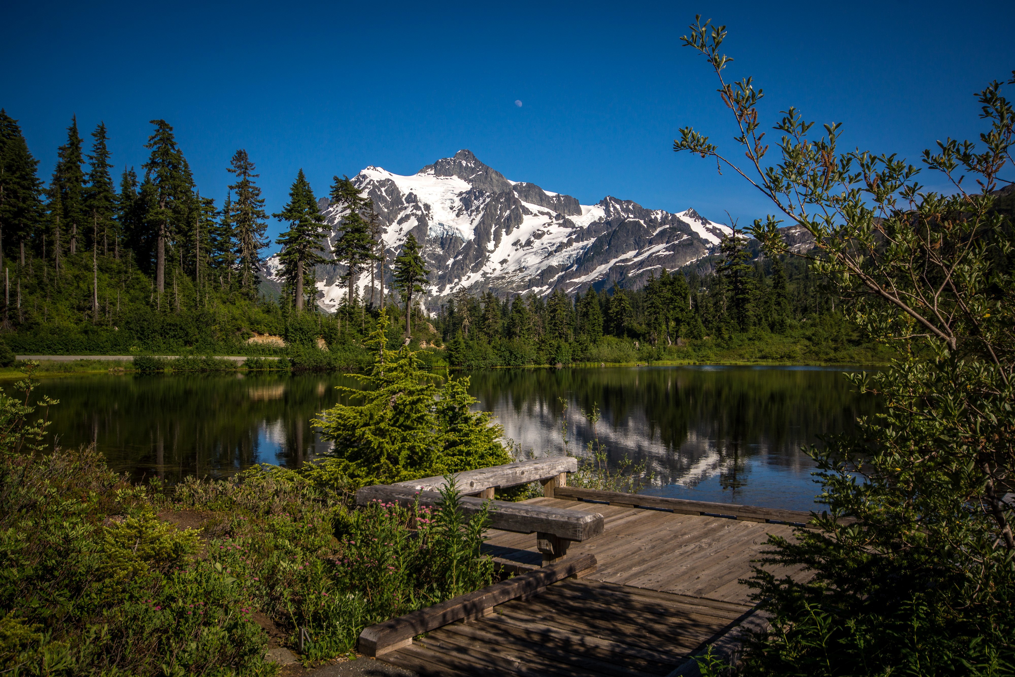 Mount Shuksan reflected in Picture Lake, Washington HD Wallpaper
