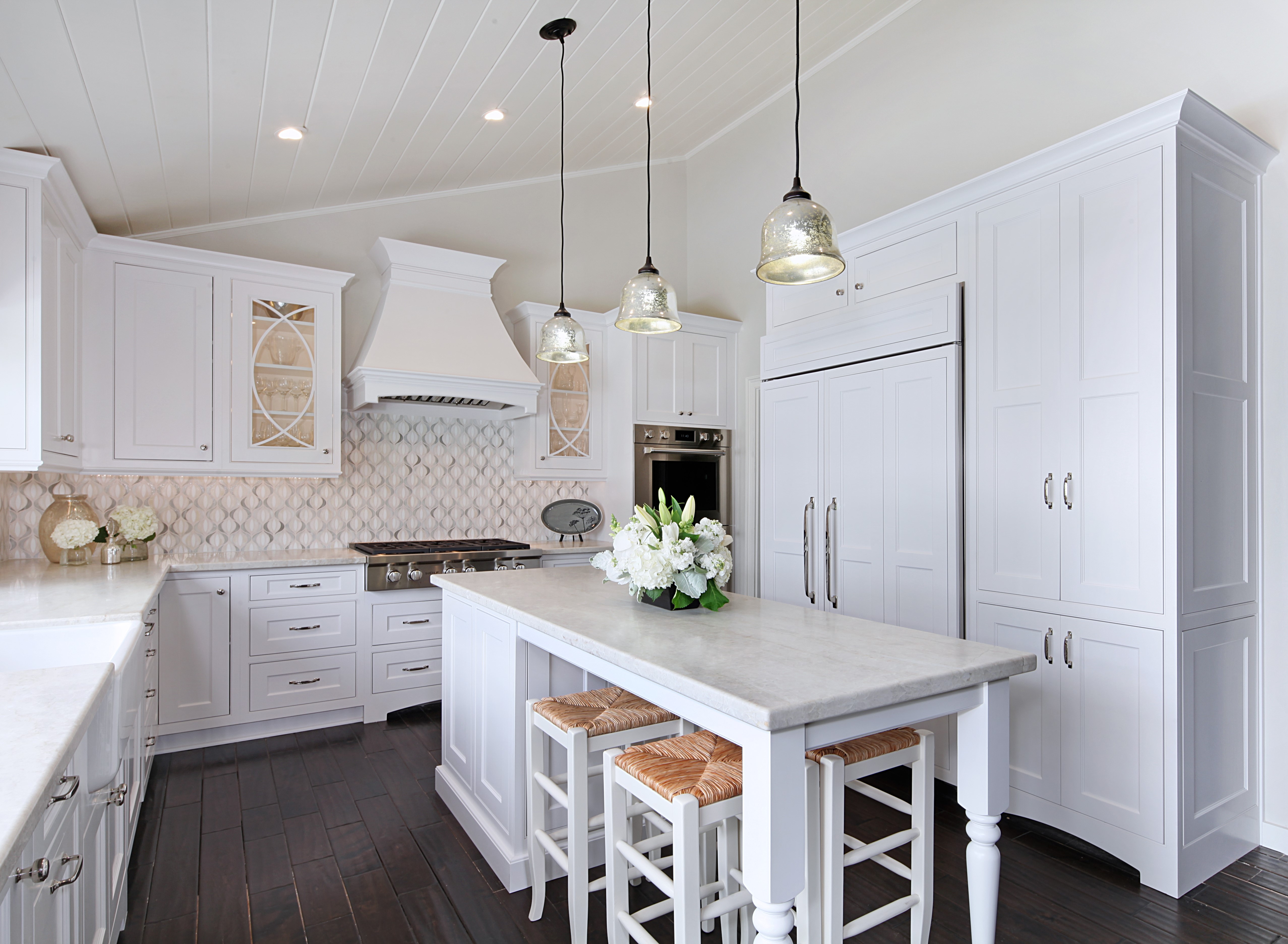 White Kitchen with Island and Pendant Lights HD Wallpaper