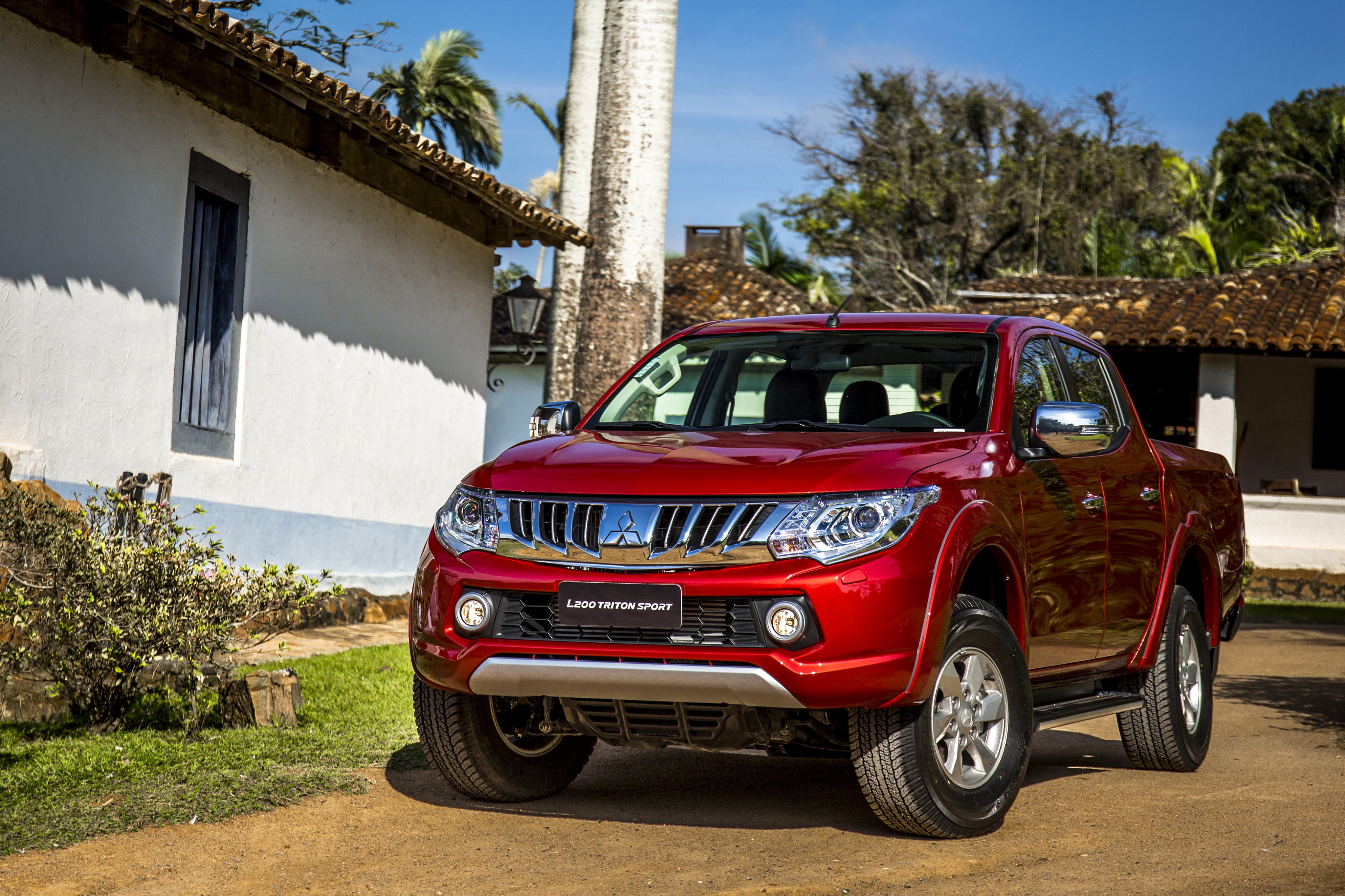 Red 2016 Mitsubishi L200 Triton Sport Truck HD Wallpaper