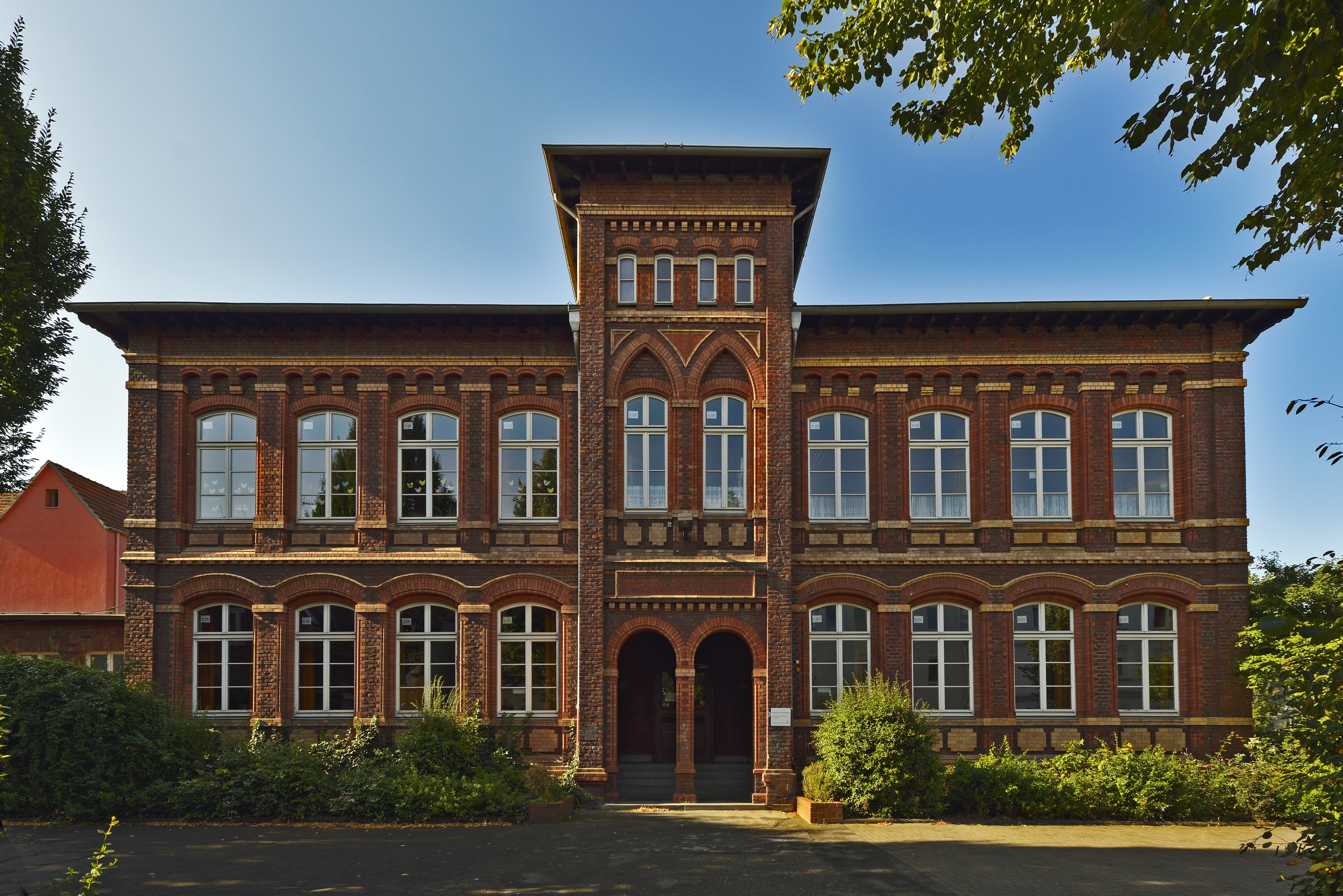 Brick building with arched windows in Gelsenkirchen, Germany HD Wallpaper