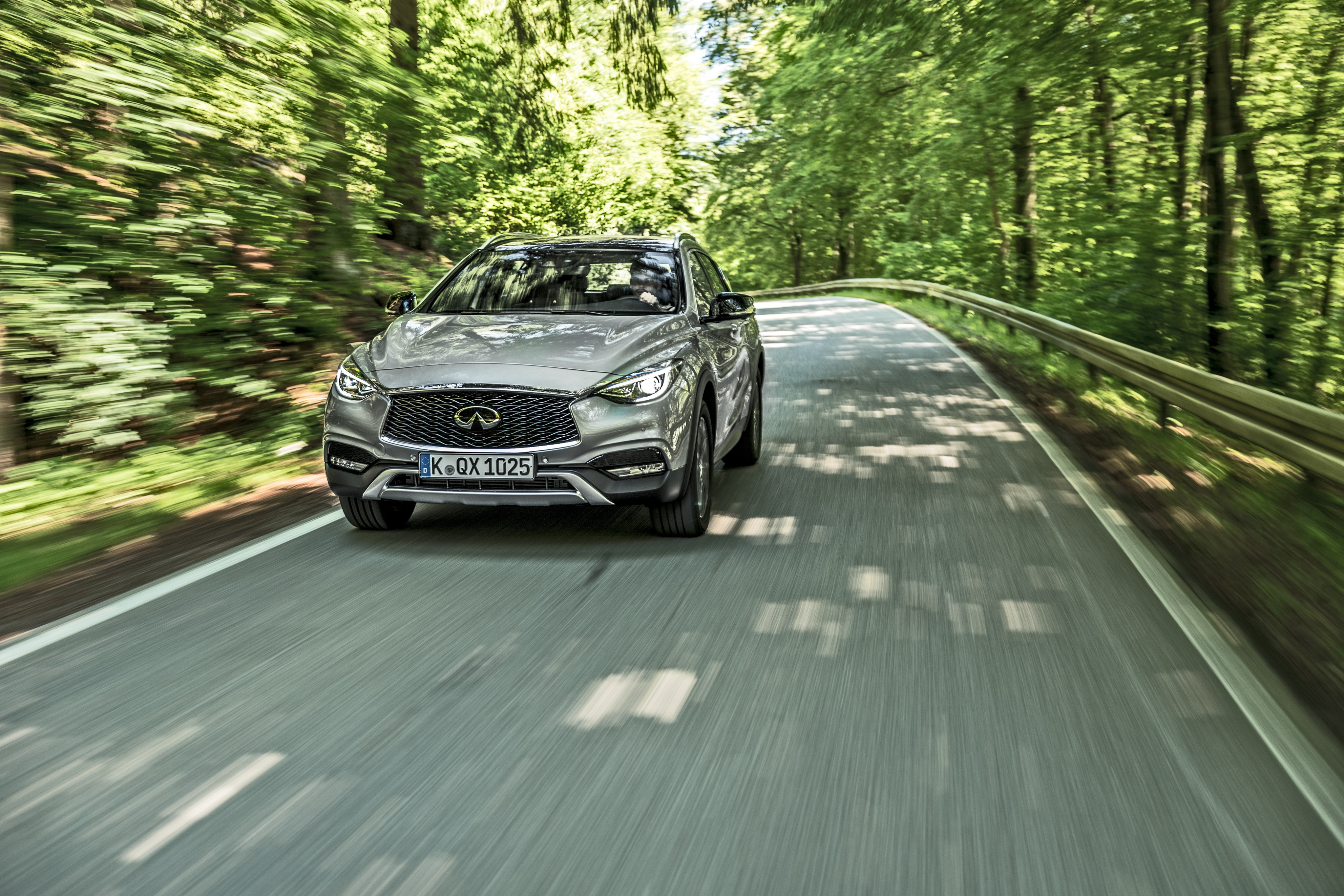 Infiniti QX30 Motion 4K HD Wallpaper