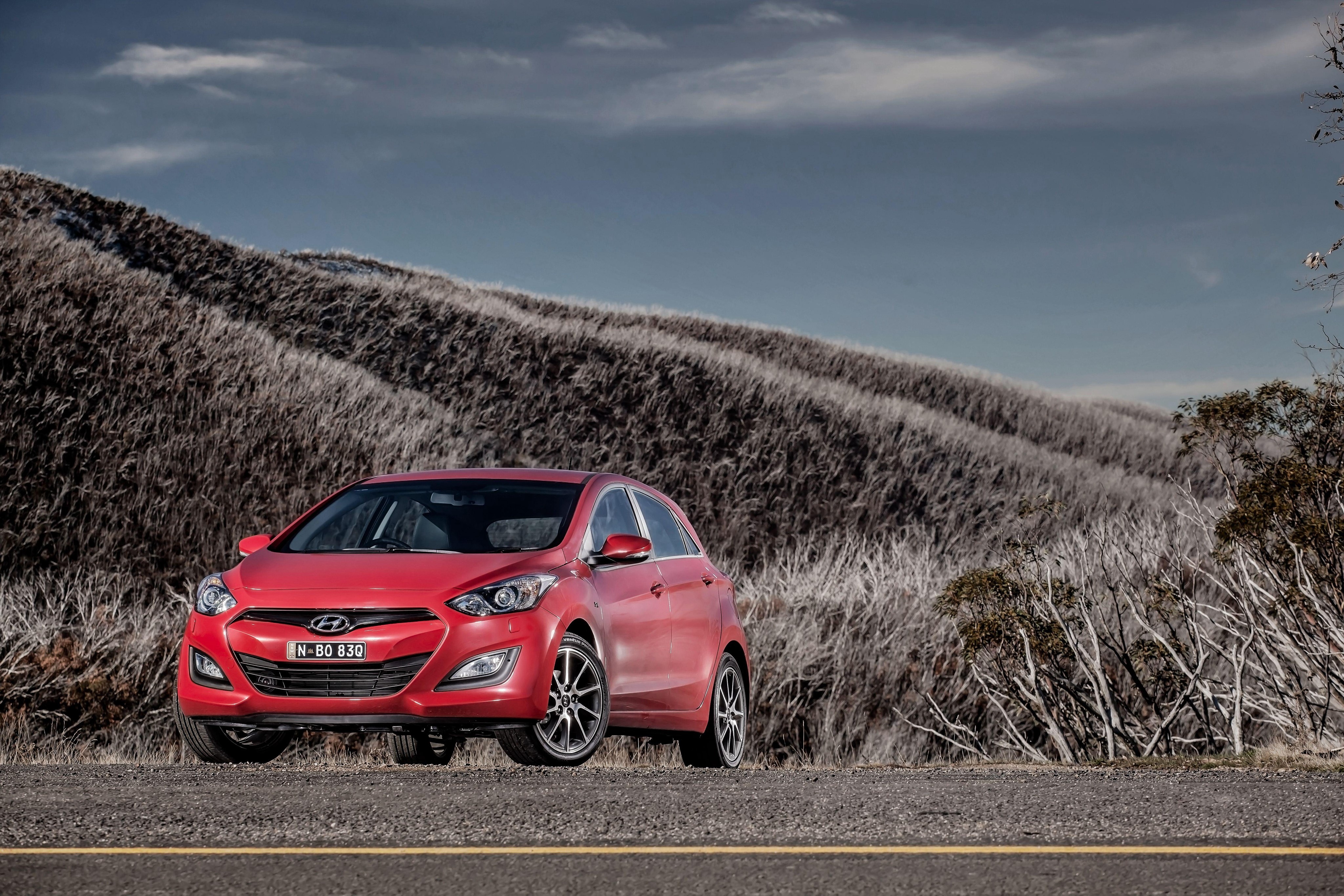 Red Hyundai 2013-16 i30 SR HD Wallpaper