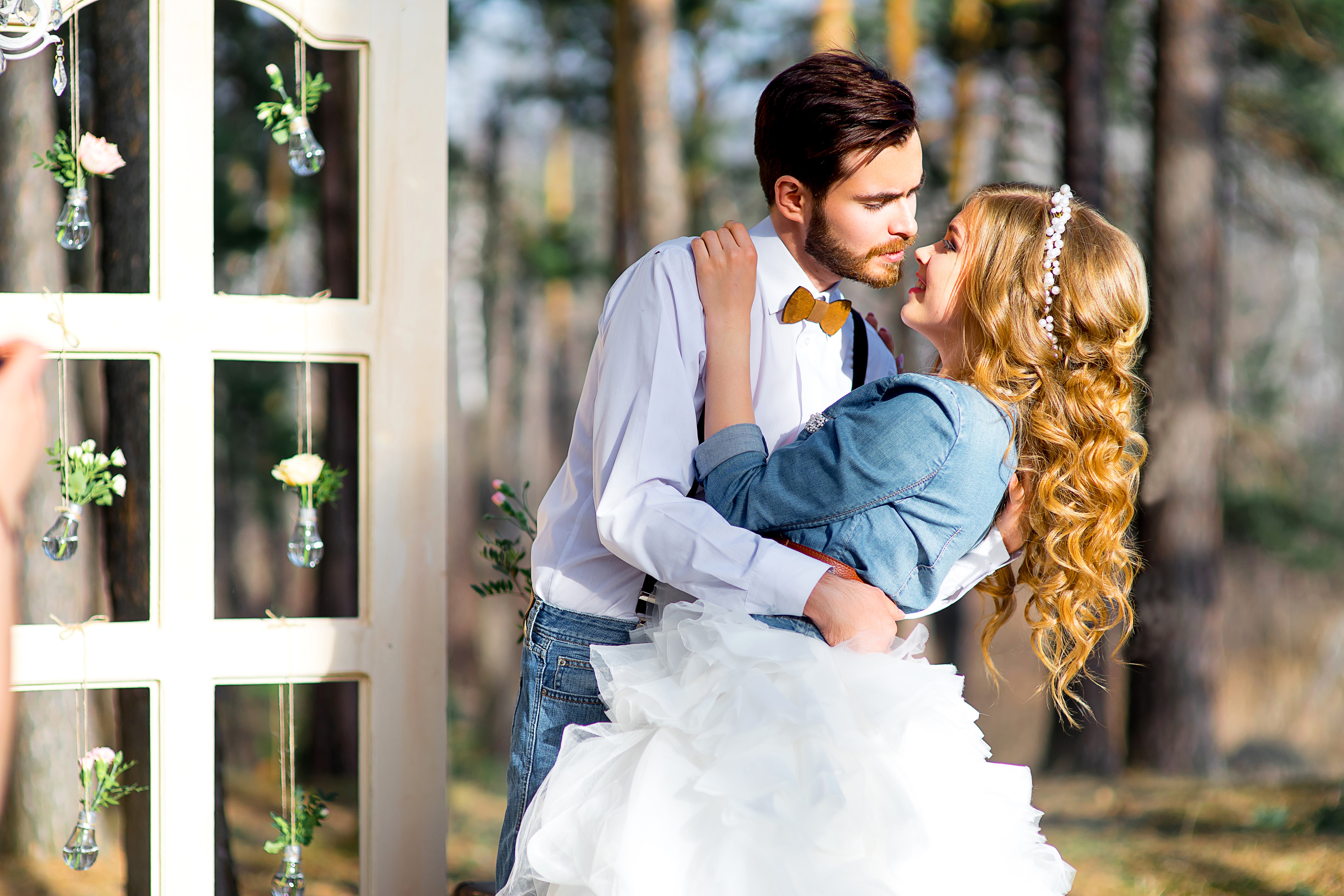 Couple in love, wedding, outdoors HD Wallpaper