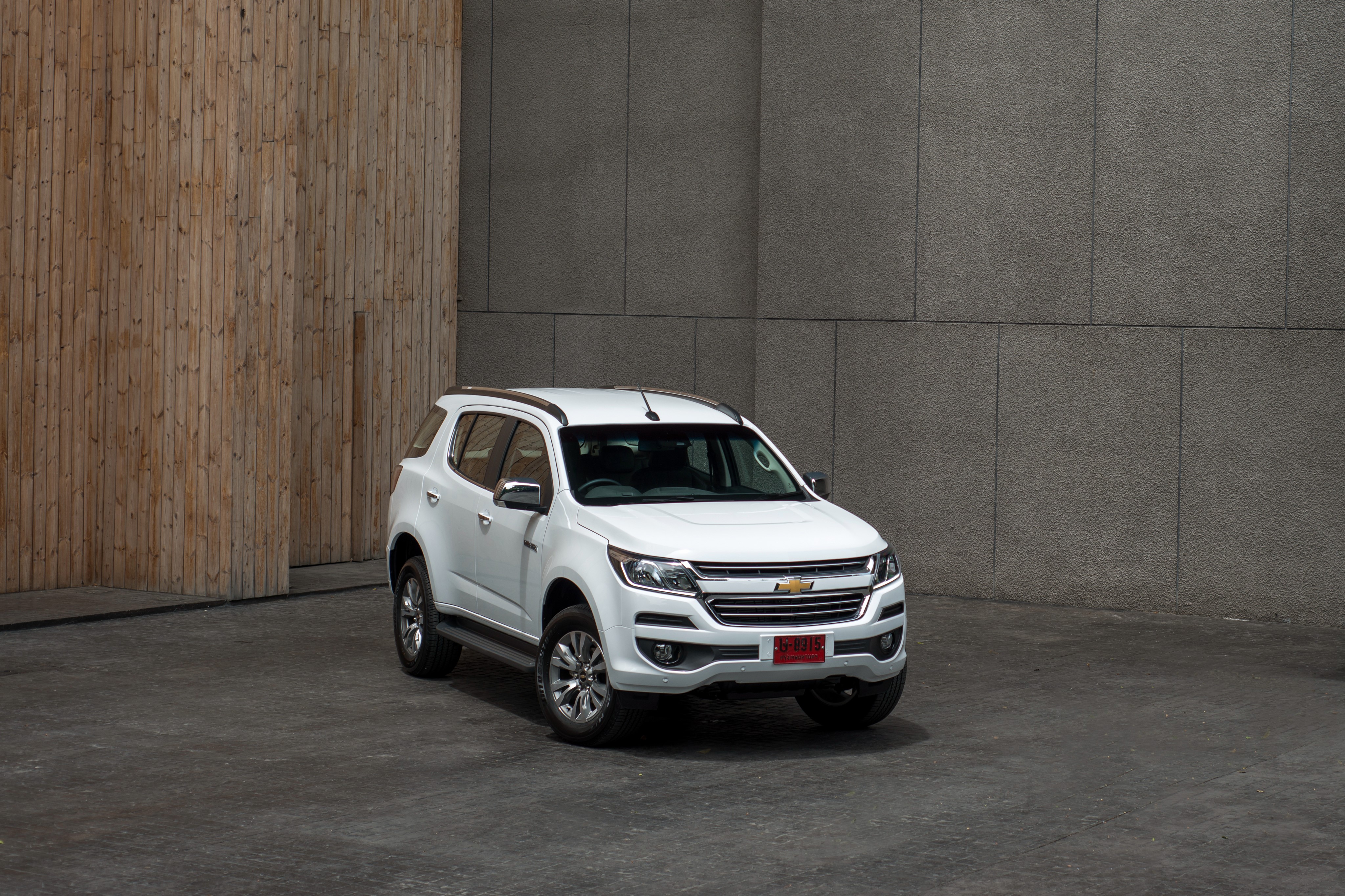 White 2016 Chevrolet Trailblazer HD Wallpaper