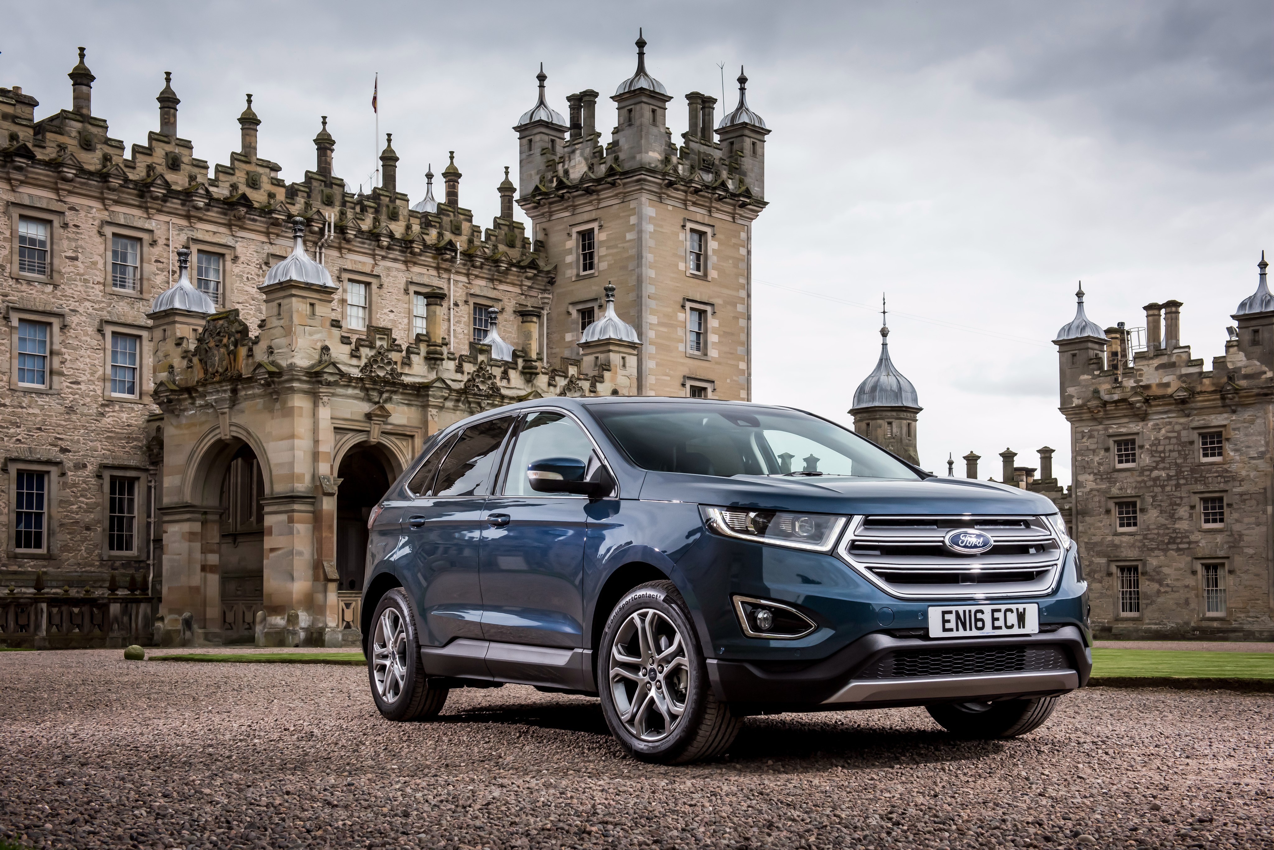 Ford Edge SUV parked in front of a castle HD Wallpaper