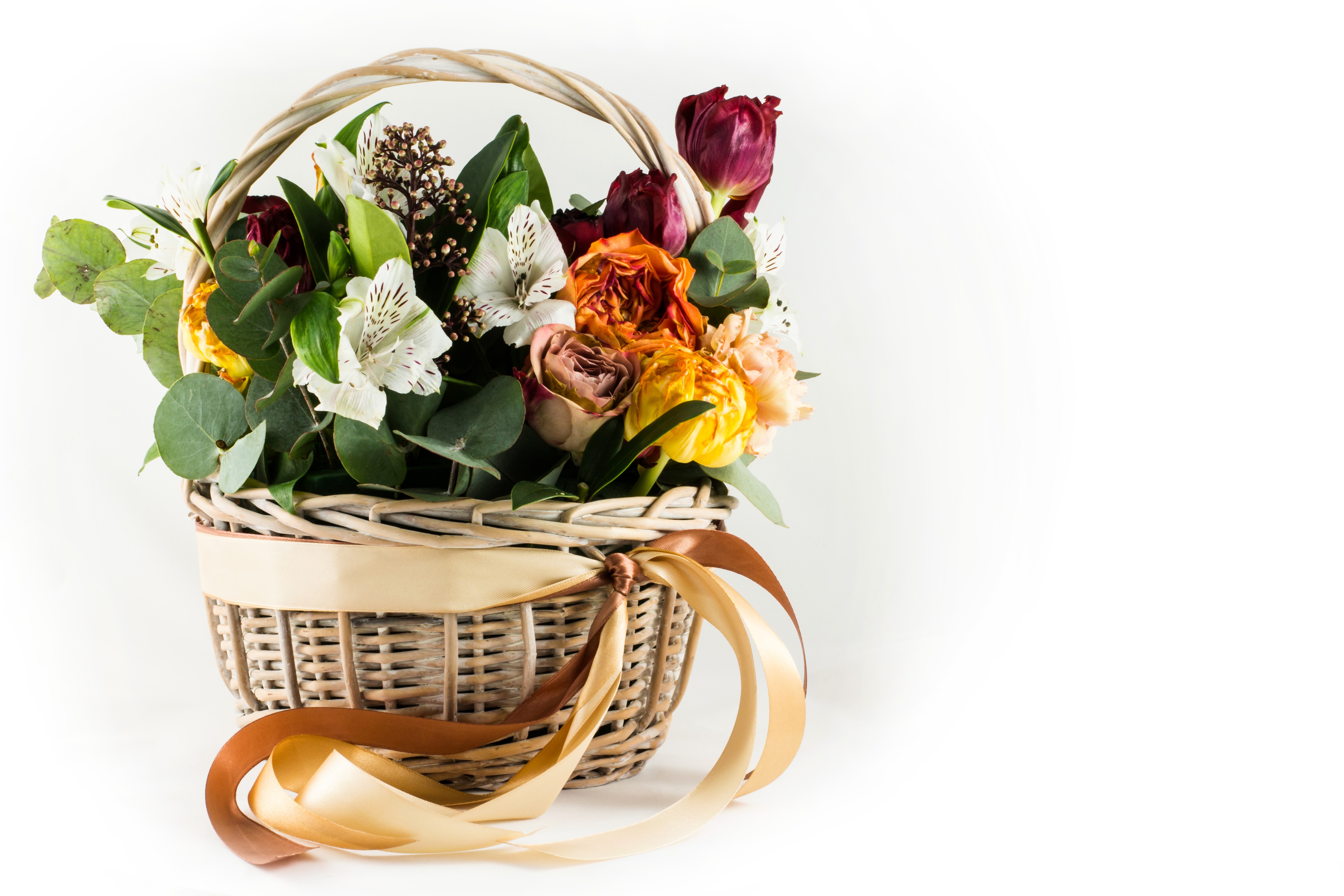 Wicker basket with roses and alstroemeria flowers HD Wallpaper