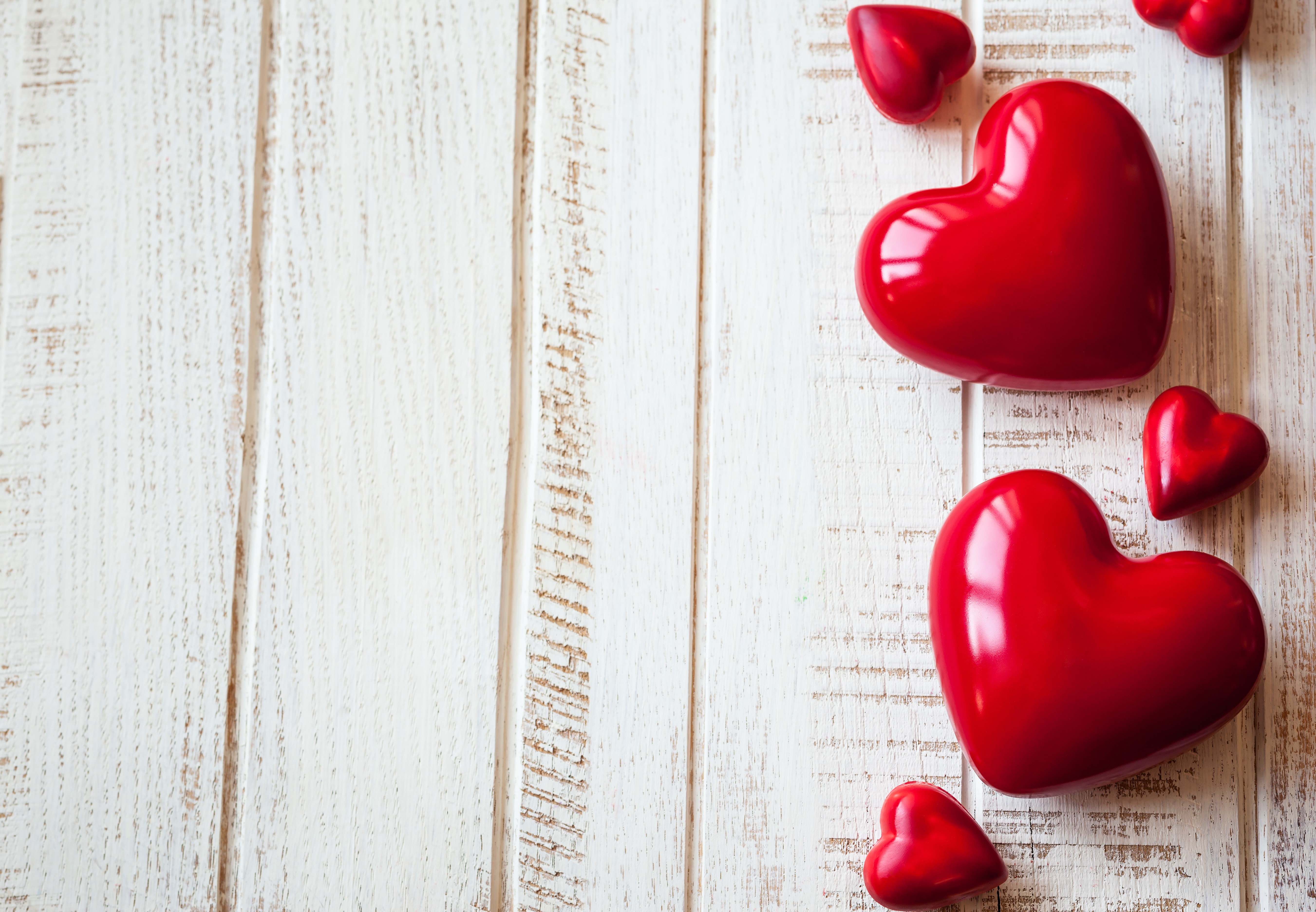 Red Hearts on White Wooden Background HD Wallpaper