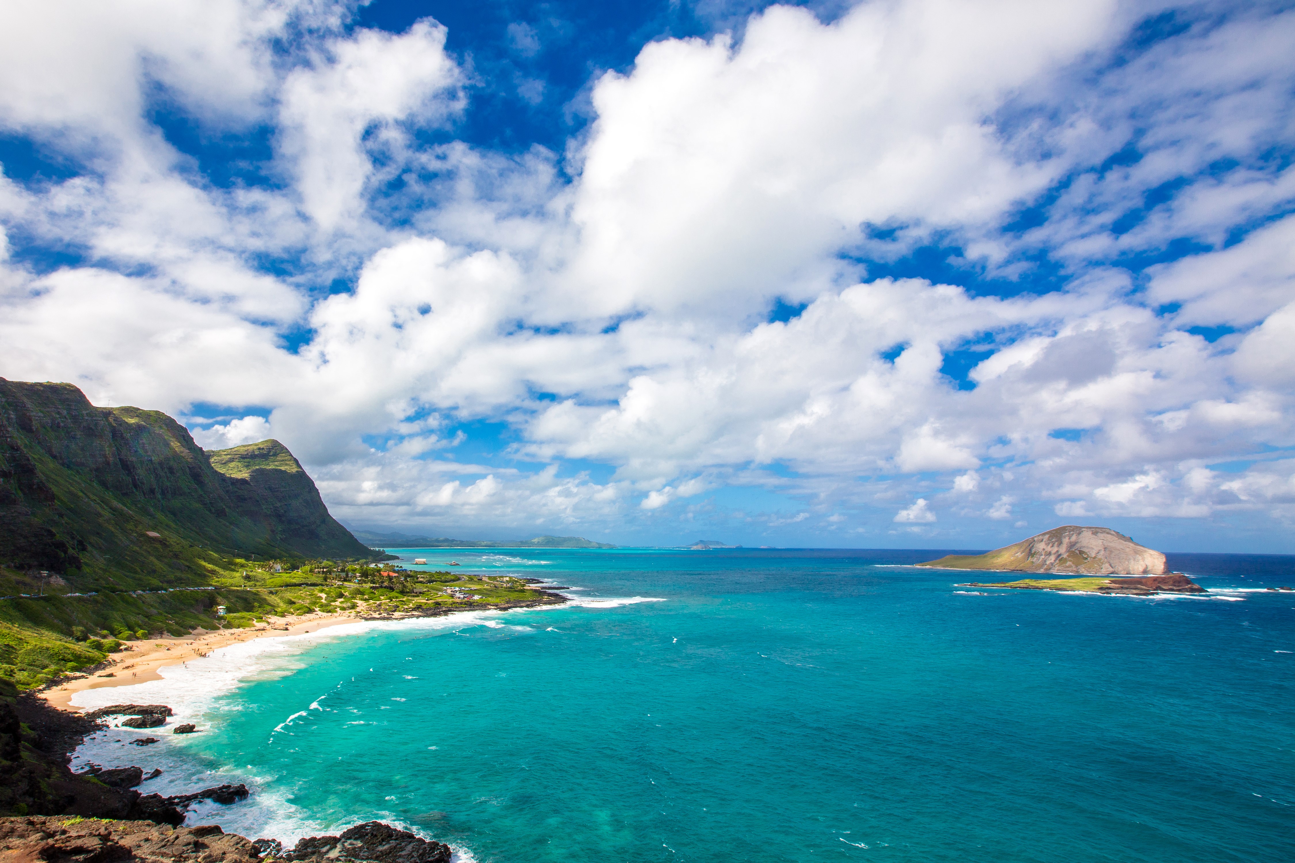 4K Makapuu Beach Hawaii Coastline with Island HD Wallpaper