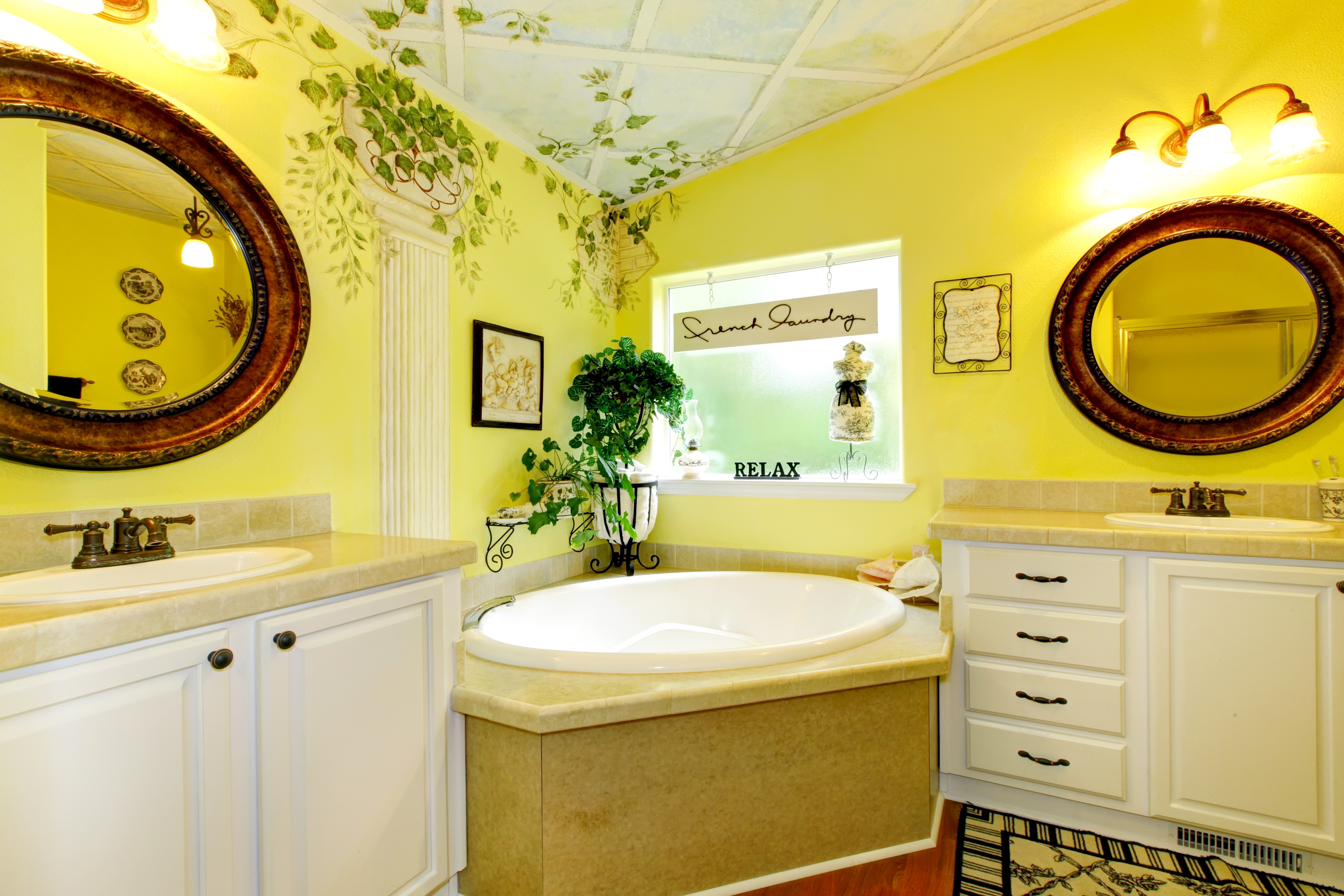 Bathroom with yellow walls and a bathtub HD Wallpaper