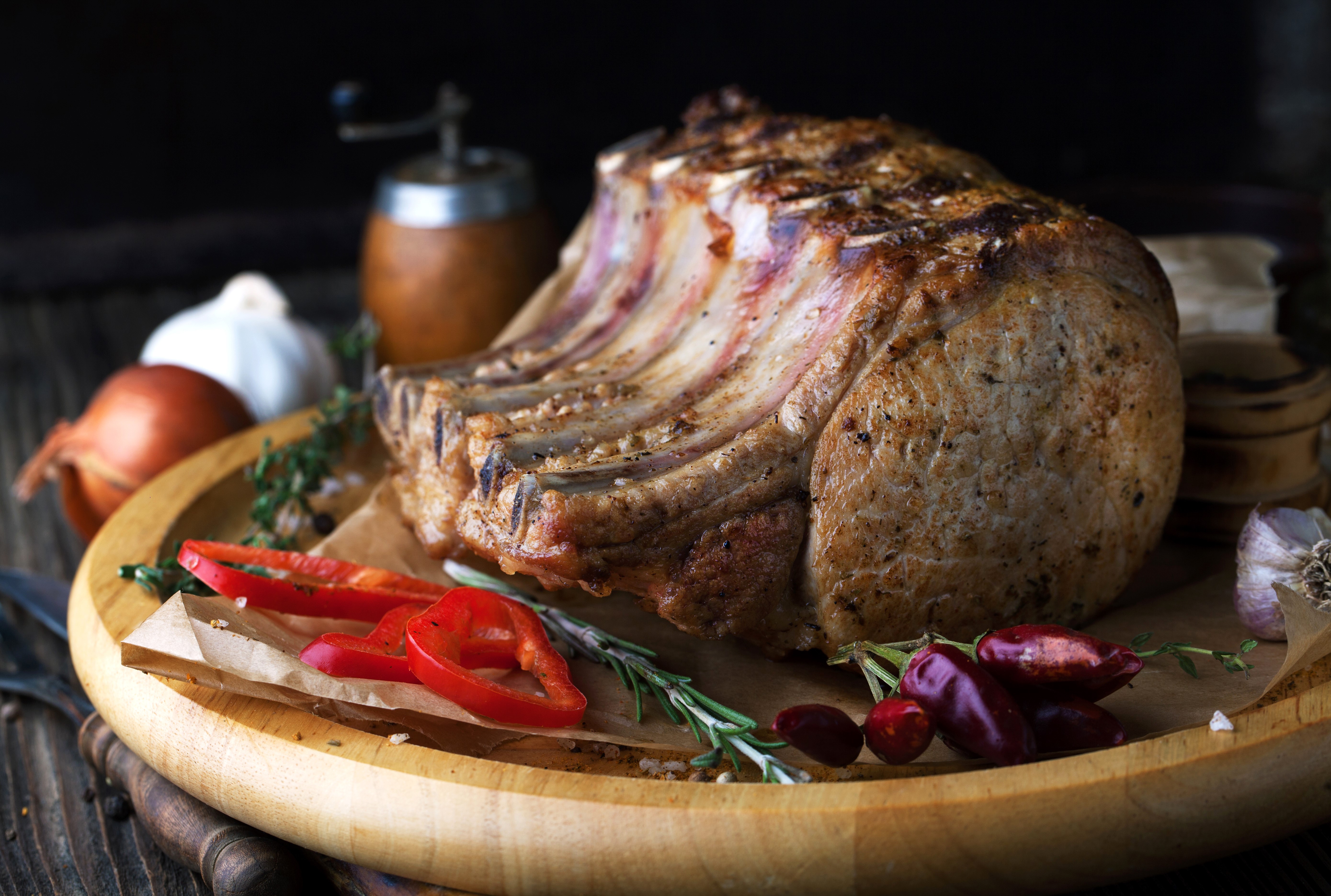 Roasted Pork Ribs with Peppers and Garlic HD Wallpaper