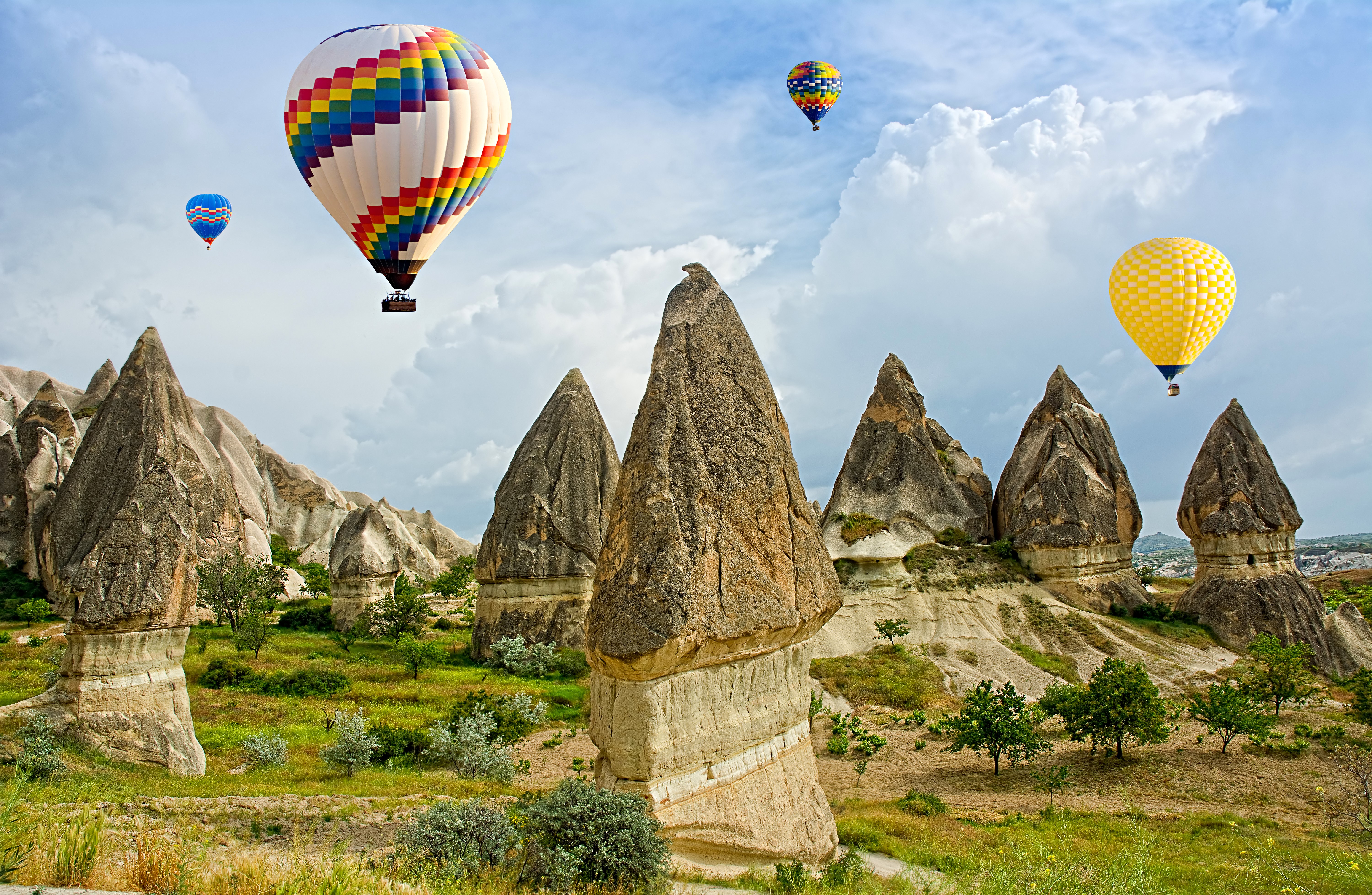 Hot air balloons over Cappadocia, Turkey HD Wallpaper