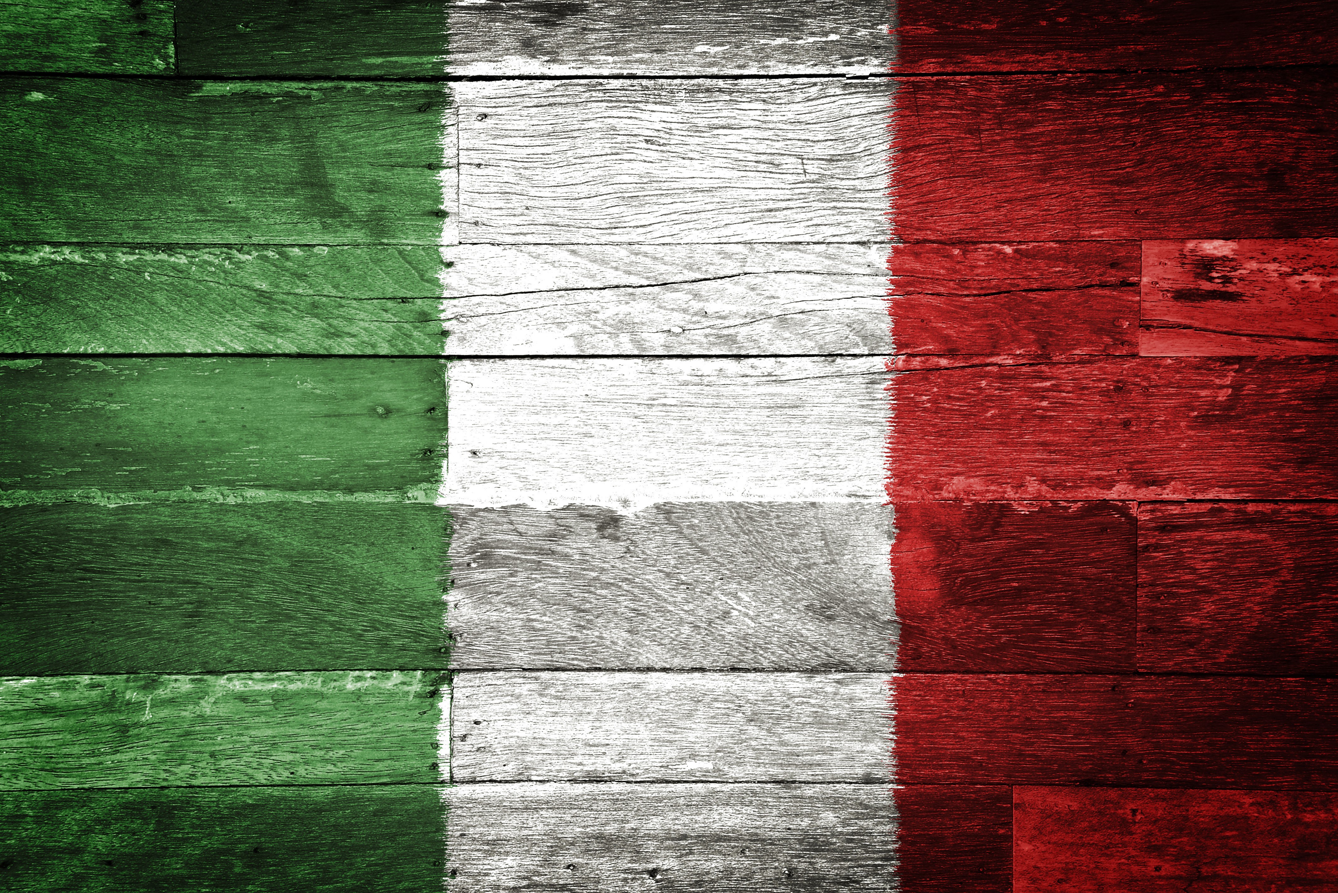 Italy Flag on Wood Planks 4K HD Wallpaper