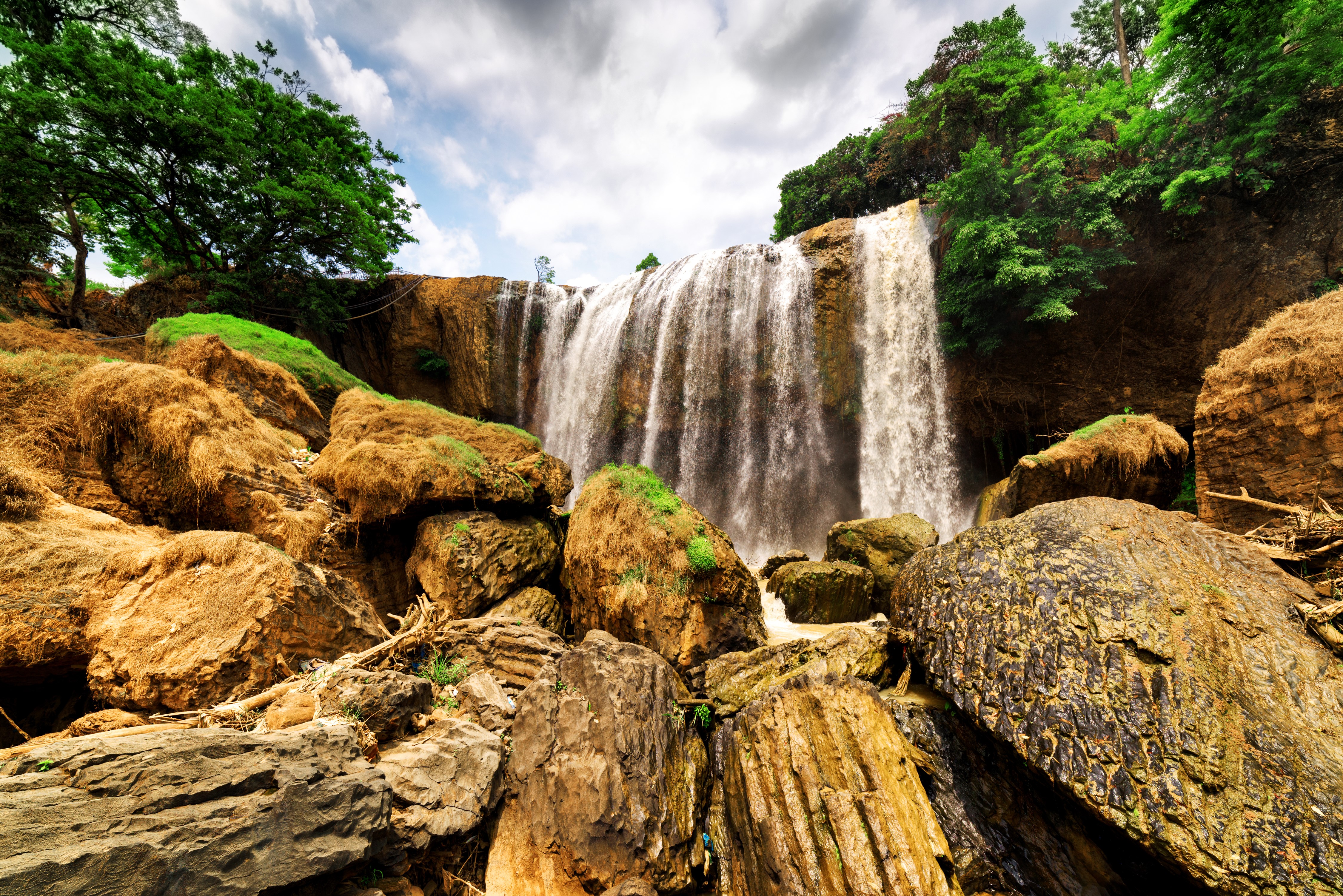 4K Dalat Vietnam Waterfalls Stones HD Wallpaper