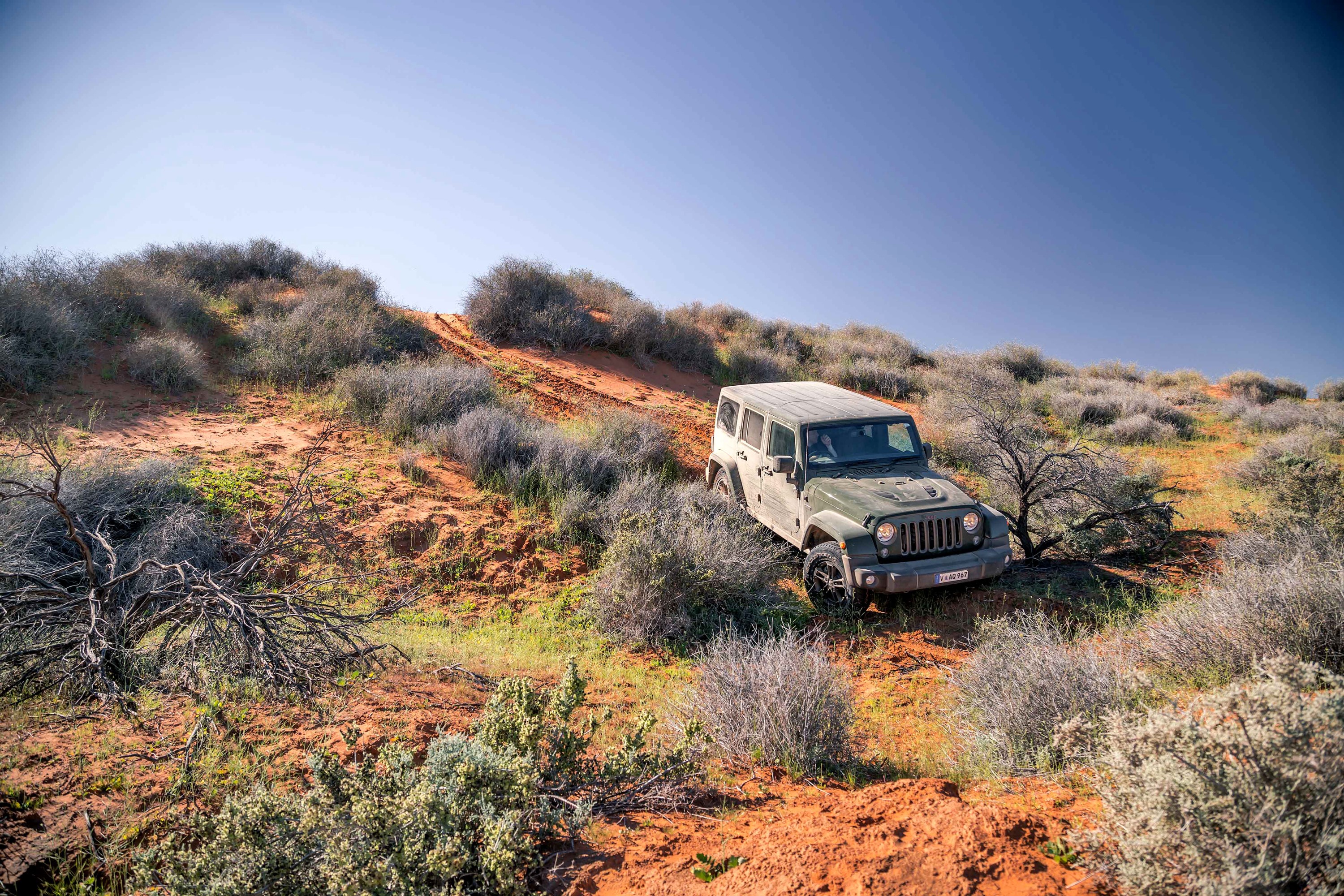 2016 Jeep Wrangler Unlimited 75th Anniversary off-roading HD Wallpaper