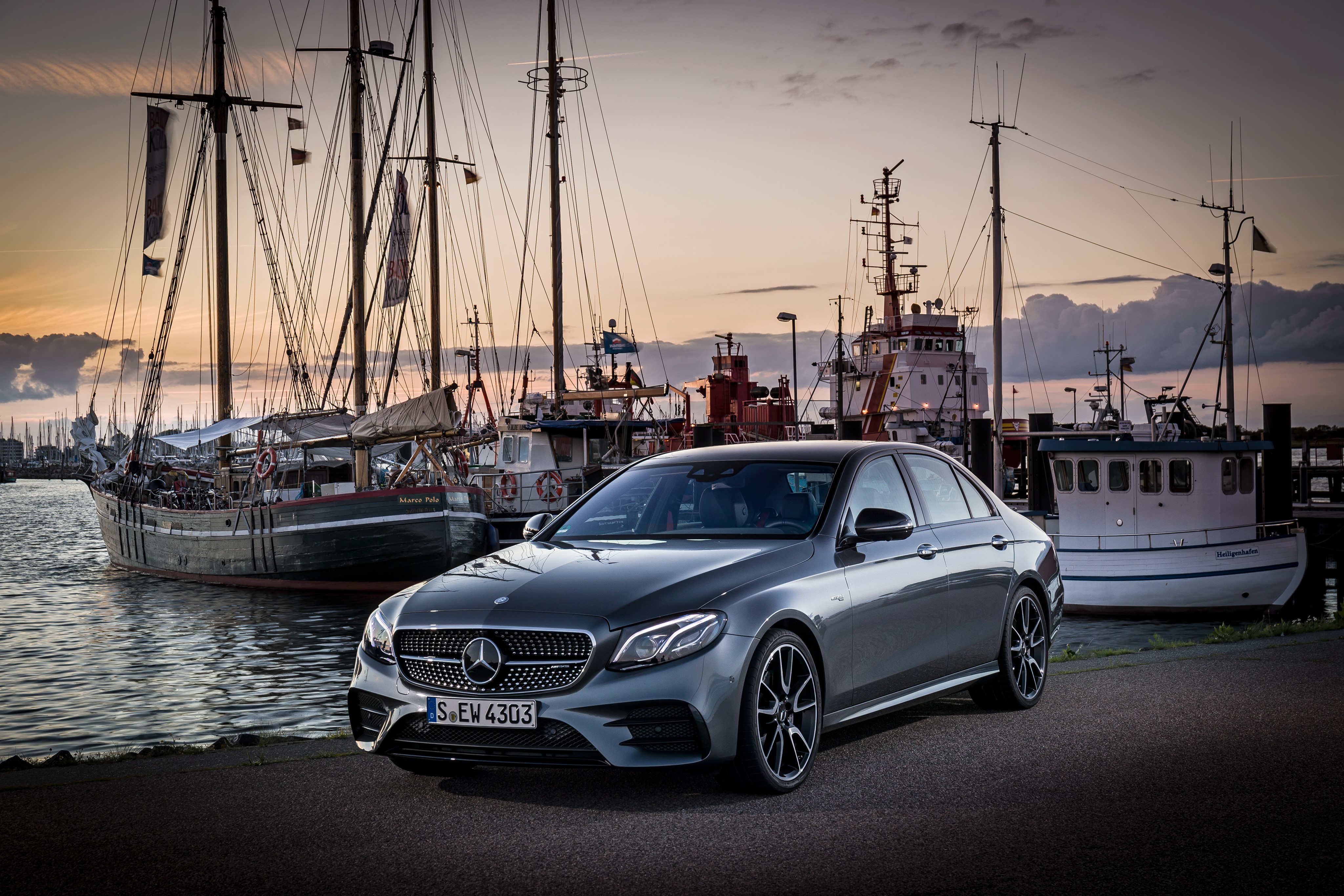 Grey 2016 Mercedes-Benz AMG E 43 4MATIC Sedan HD Wallpaper