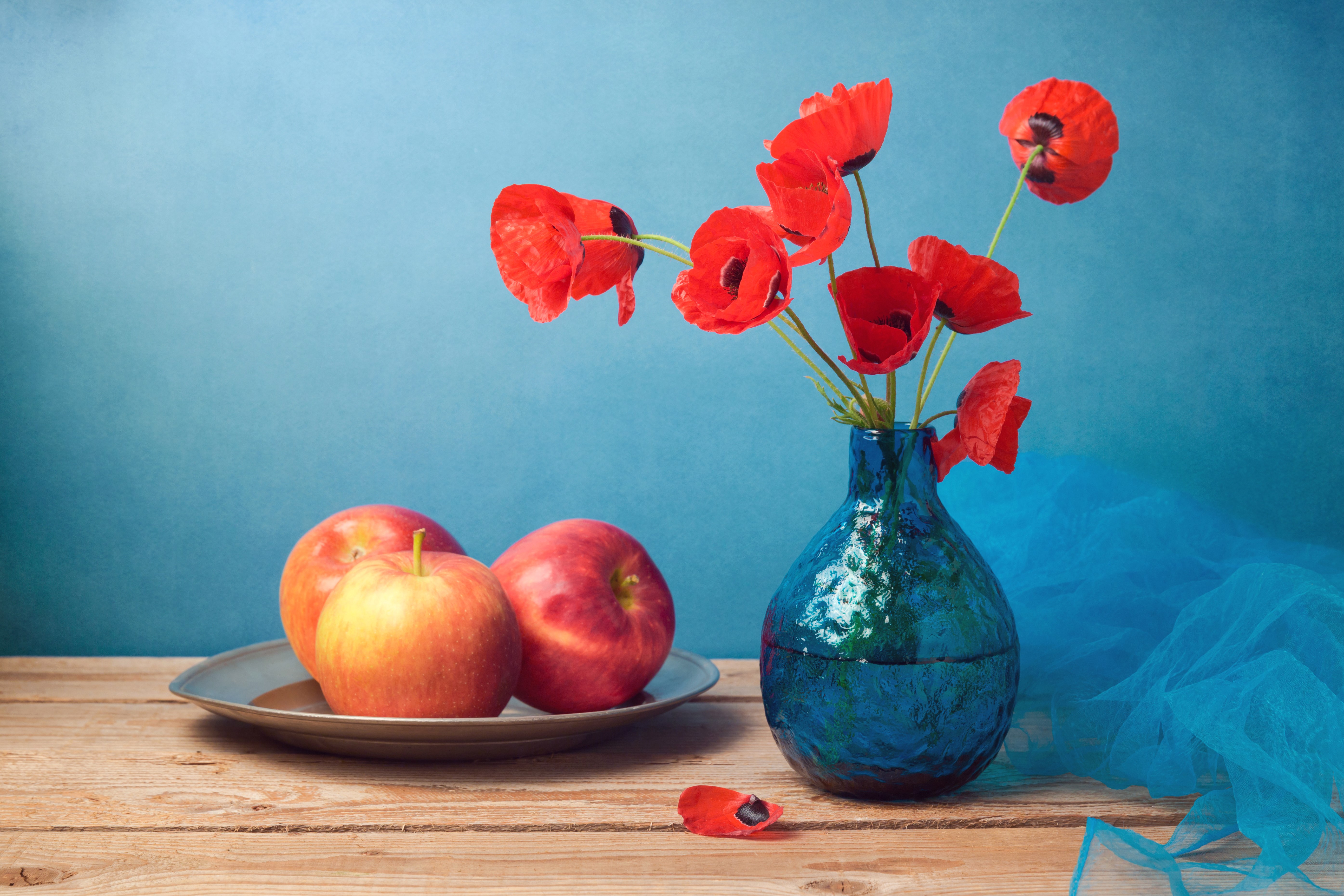 Still-life of Poppies and Apples in a Vase HD Wallpaper