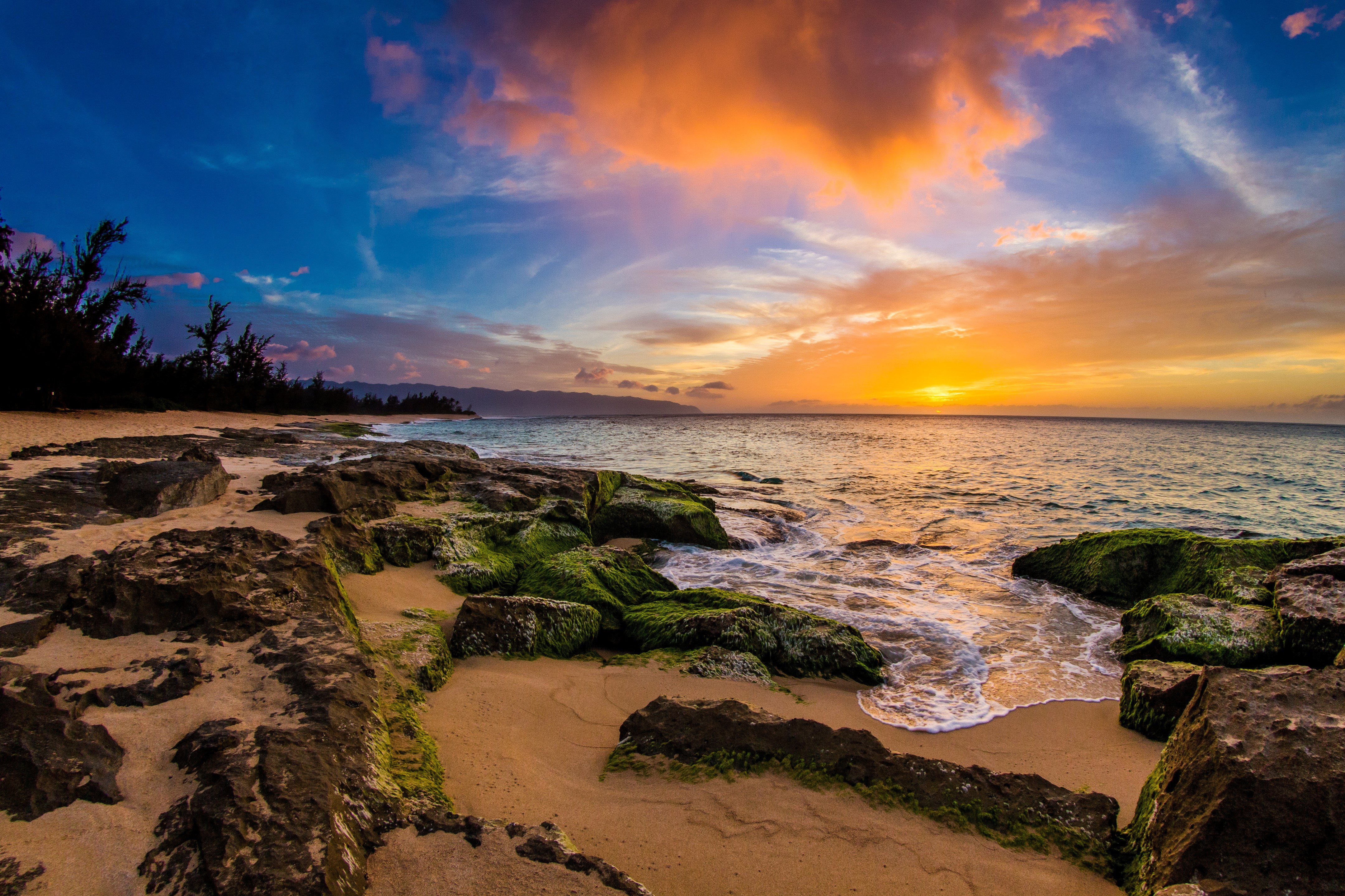 4K Hawaii Beach Sunset with Mossy Rocks HD Wallpaper
