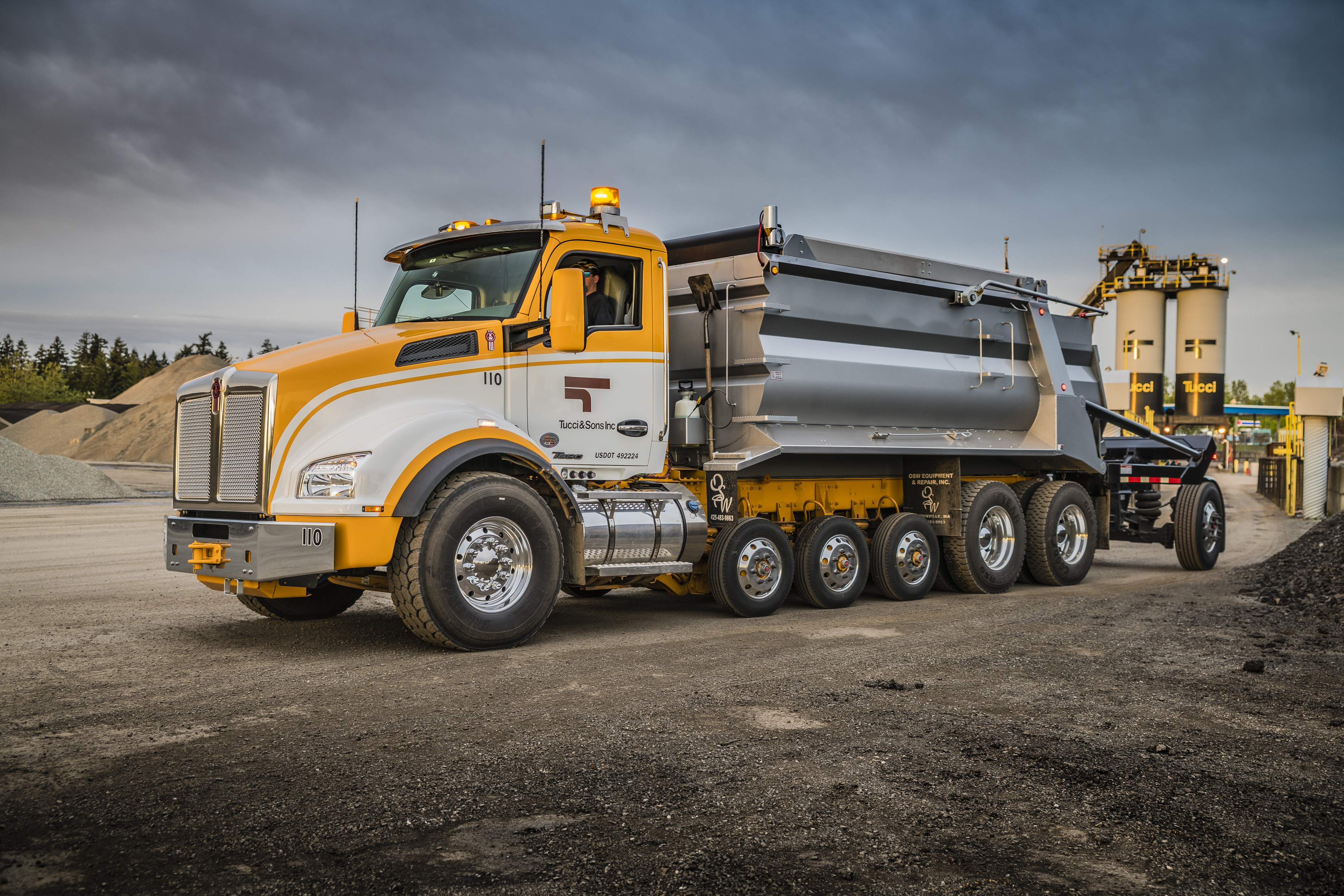 Kenworth T880 Dump Truck at a Construction Site HD Wallpaper