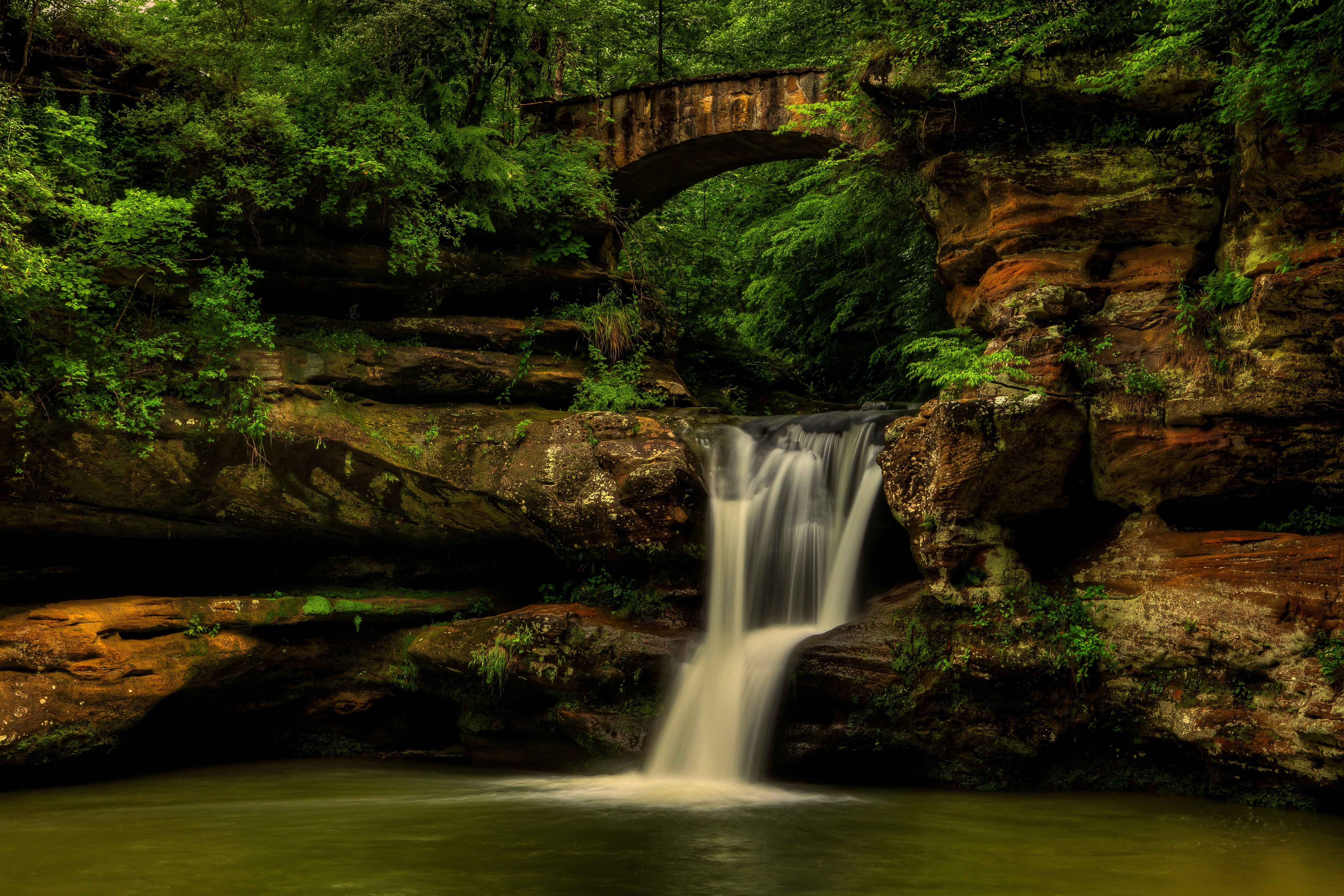 Waterfall and Stone Bridge in Hocking Hills State Park HD Wallpaper