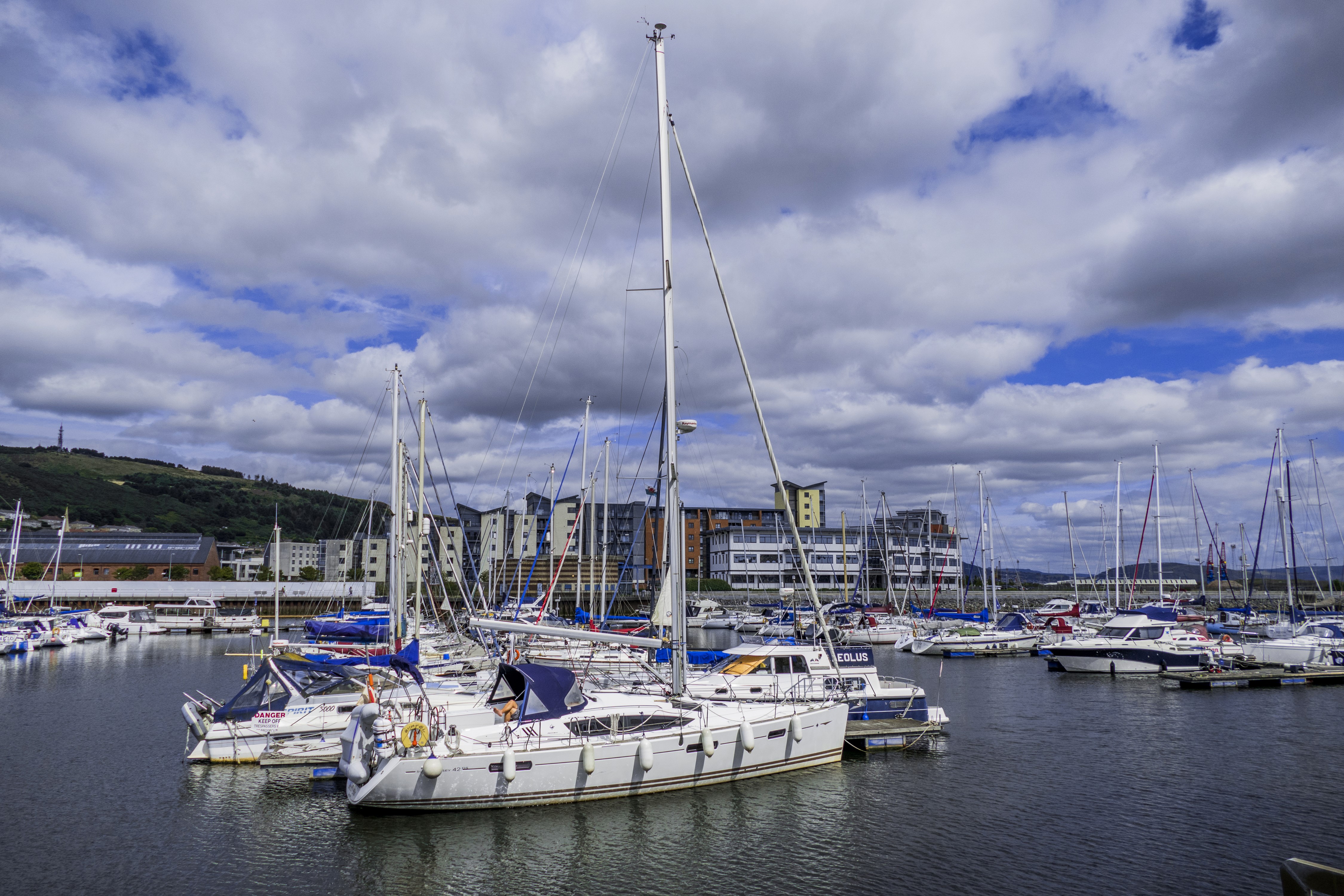 Swansea Marina with Yachts and Buildings HD Wallpaper