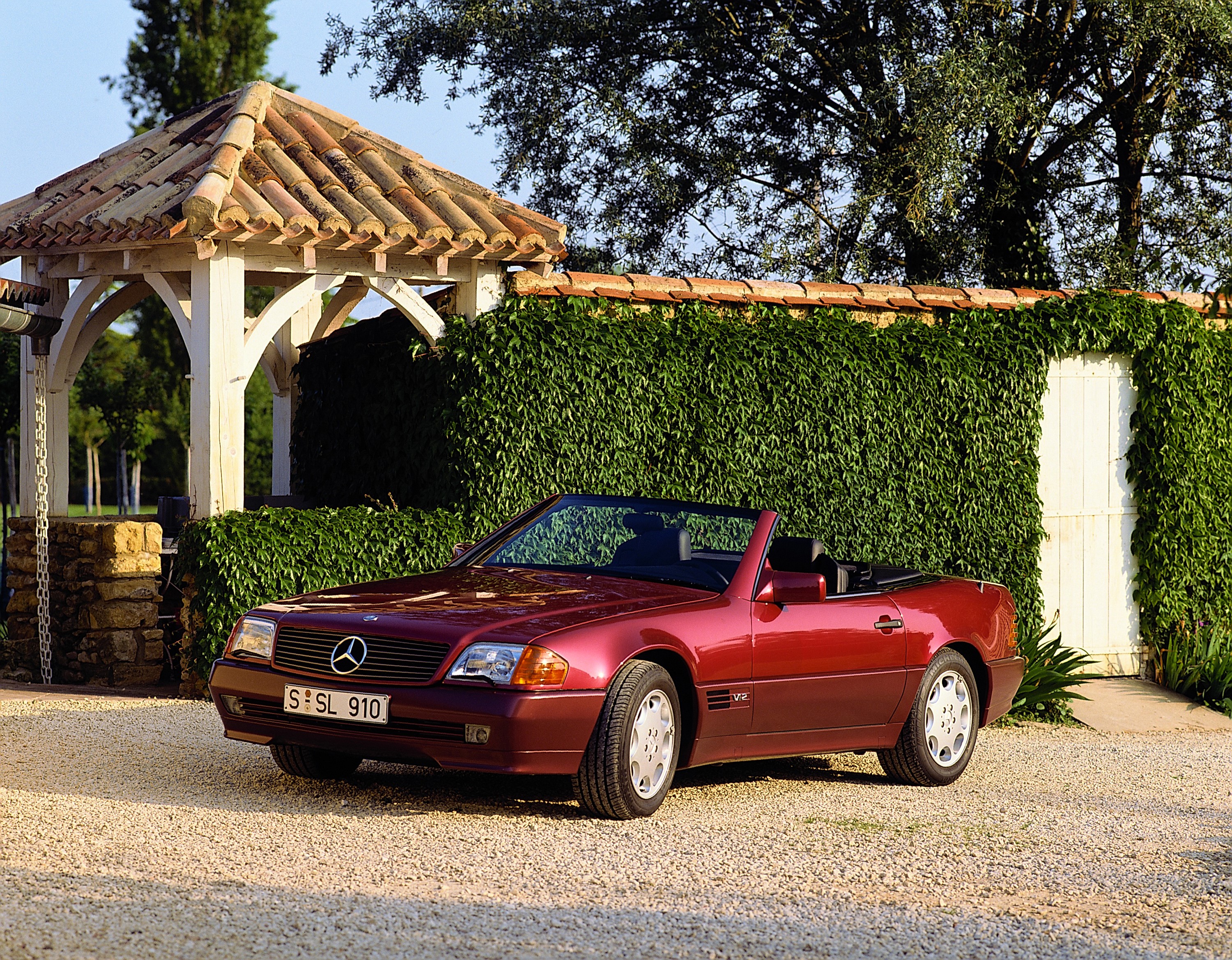 Mercedes-Benz 600 SL Cabriolet in wine color HD Wallpaper