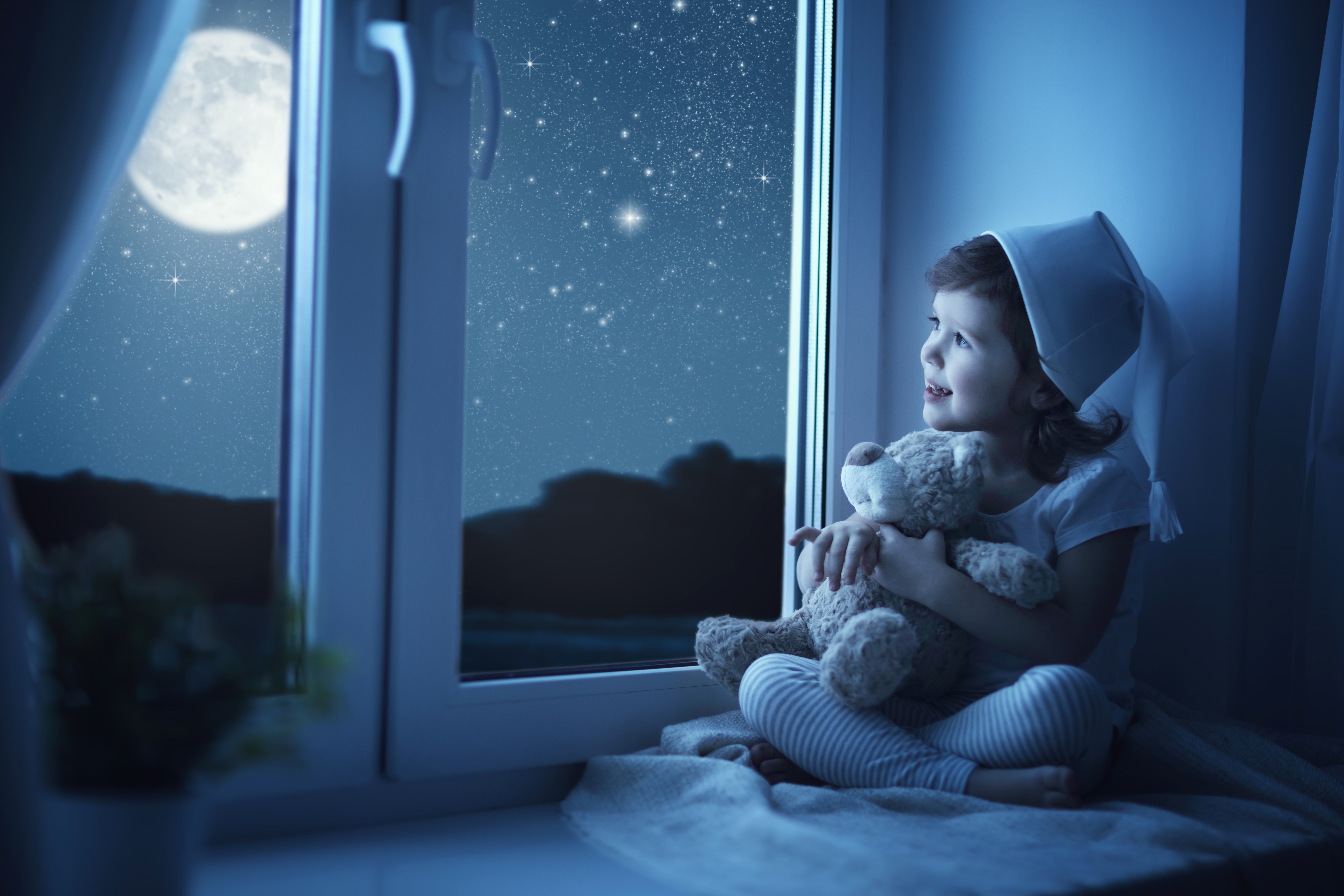 Little girl with teddy bear looking at the moon and stars HD Wallpaper
