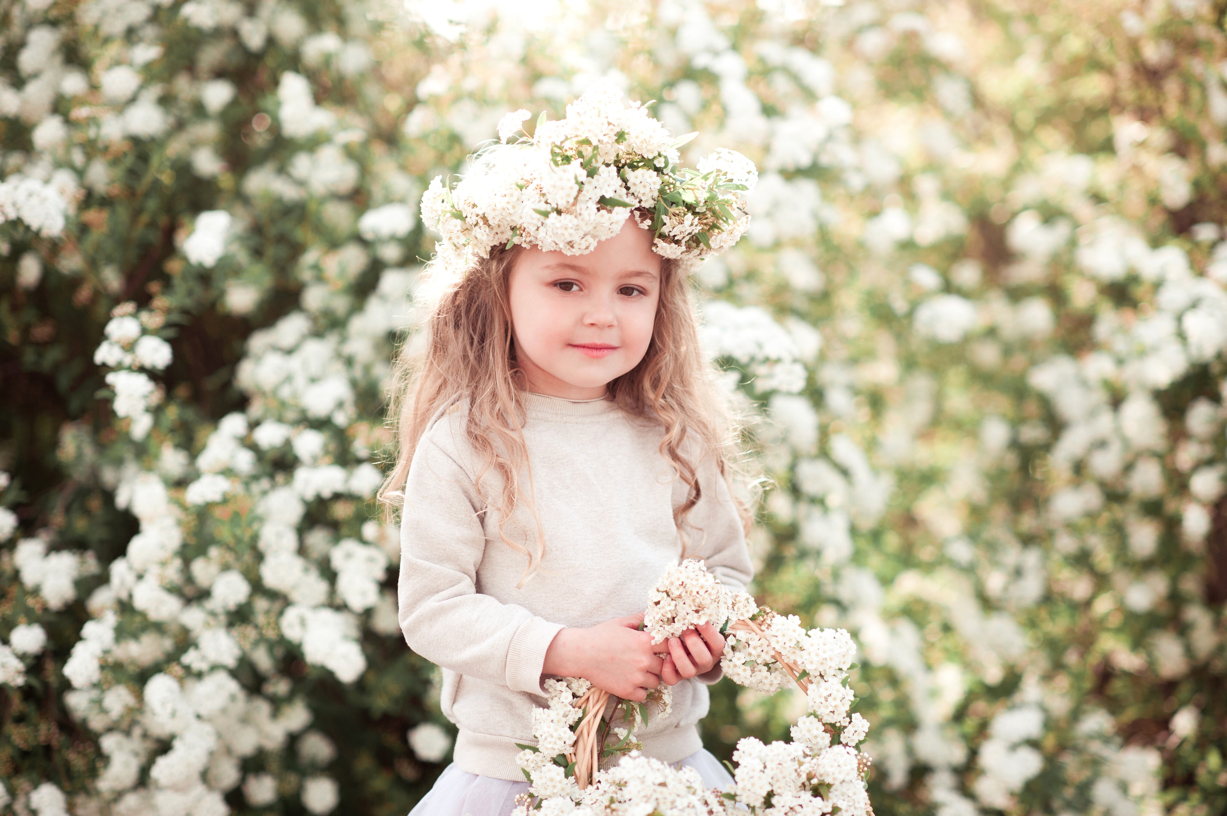 Little girl with flower crown and wreath HD Wallpaper
