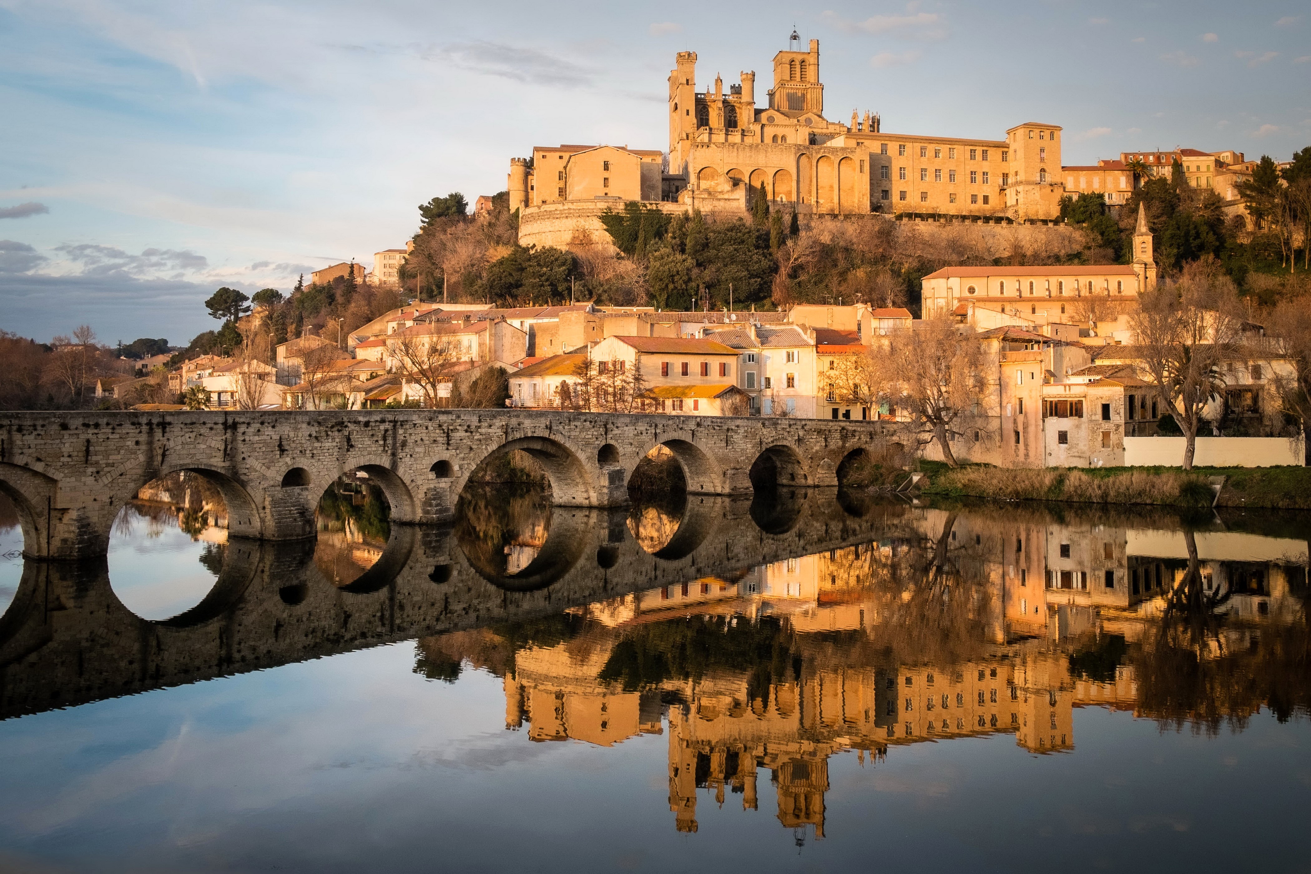 Beziers, France: River, Bridge, and Cathedral HD Wallpaper