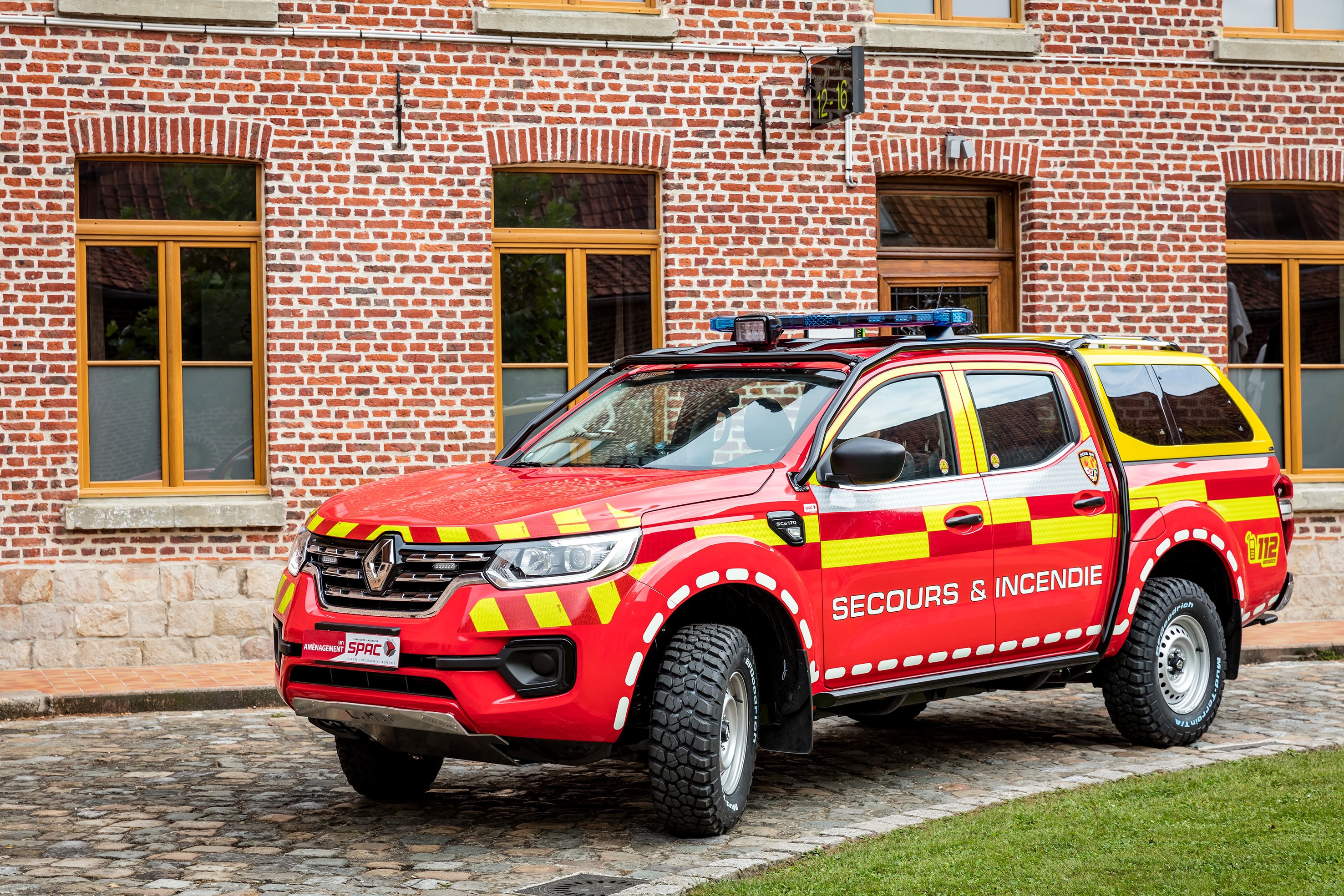 Renault Alaskan Fire Fighter Truck by SPAC HD Wallpaper