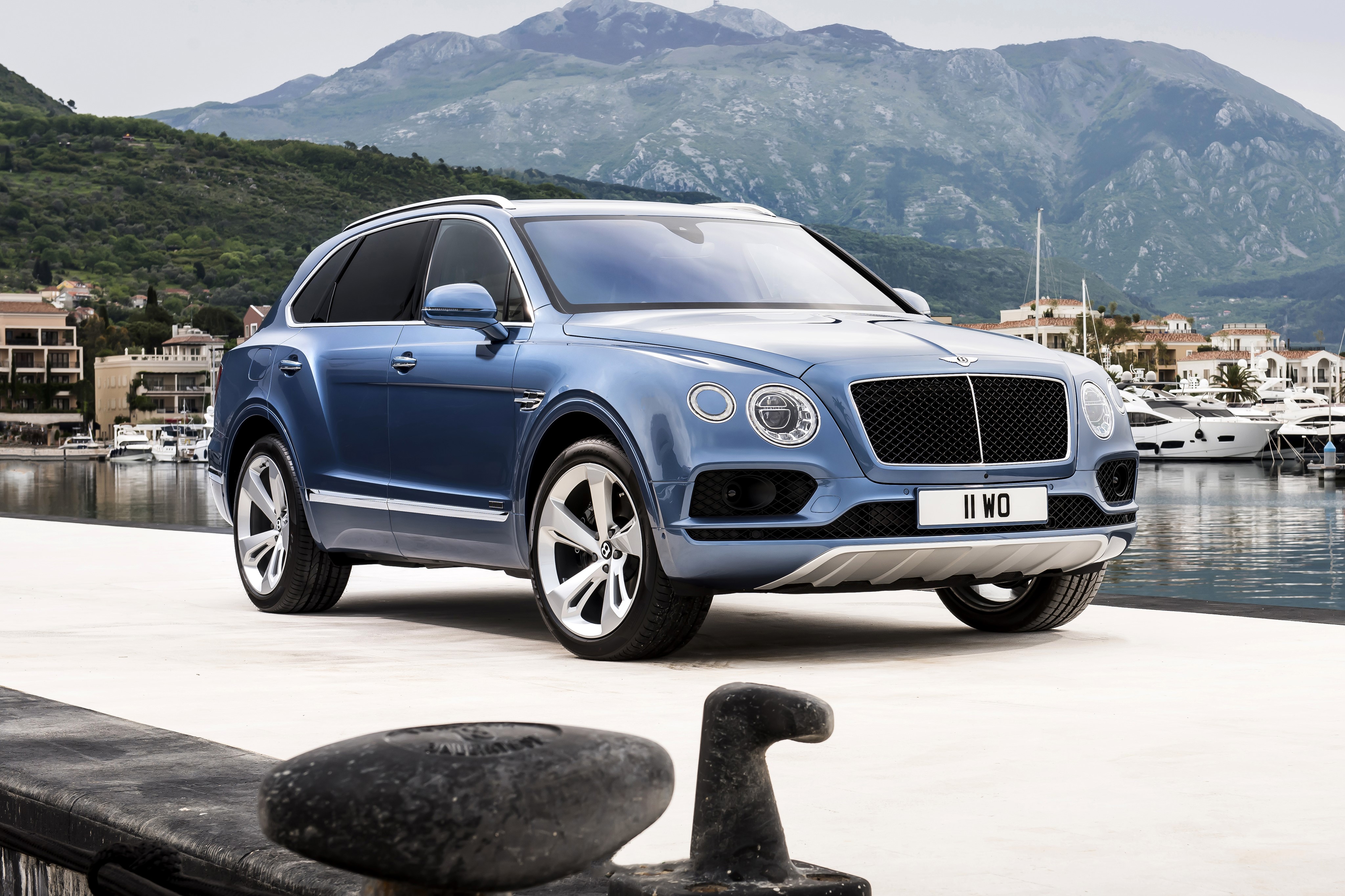 2016 Bentley Bentayga Diesel in Light Blue HD Wallpaper