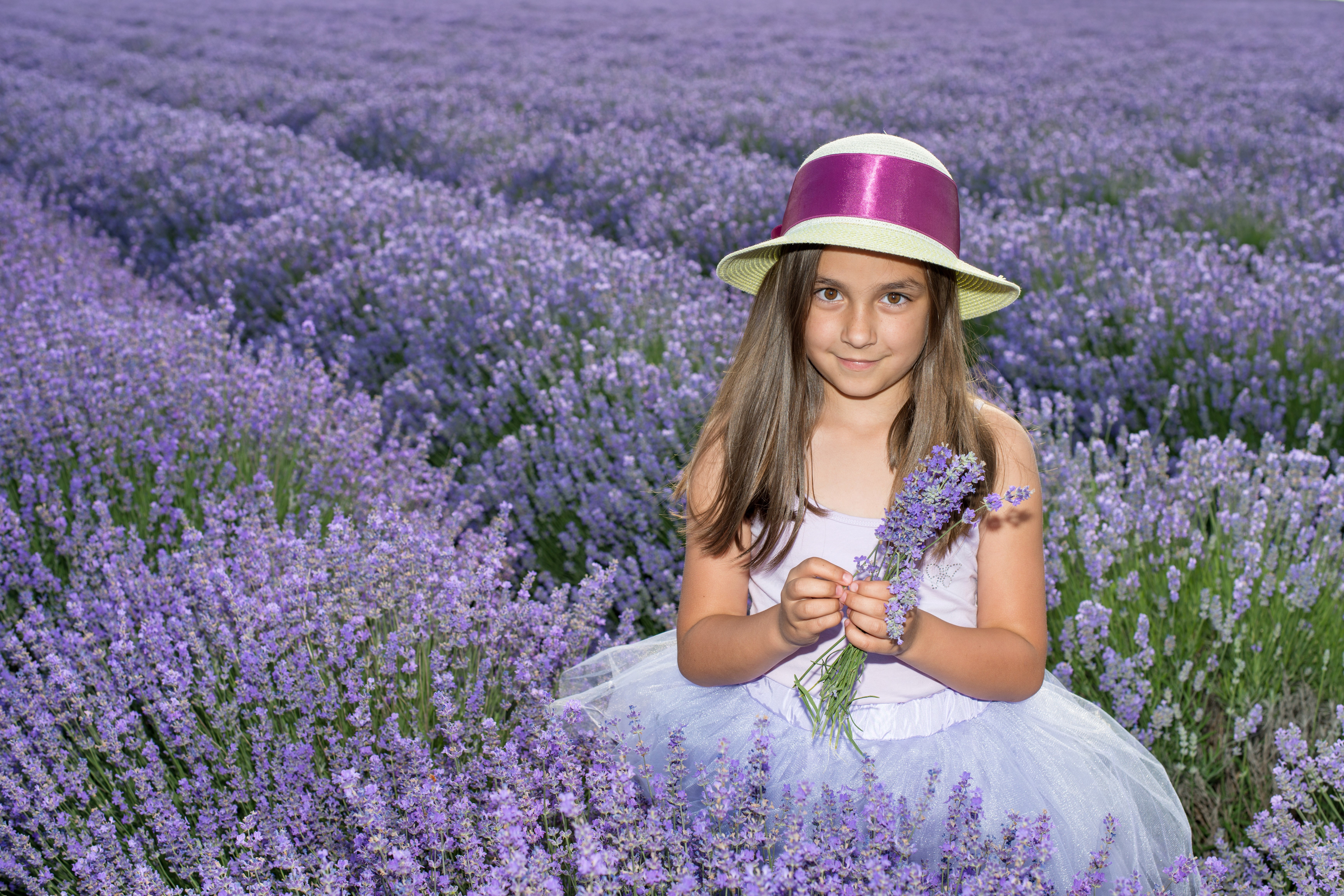Girl in a Hat in a Lavender Field HD Wallpaper