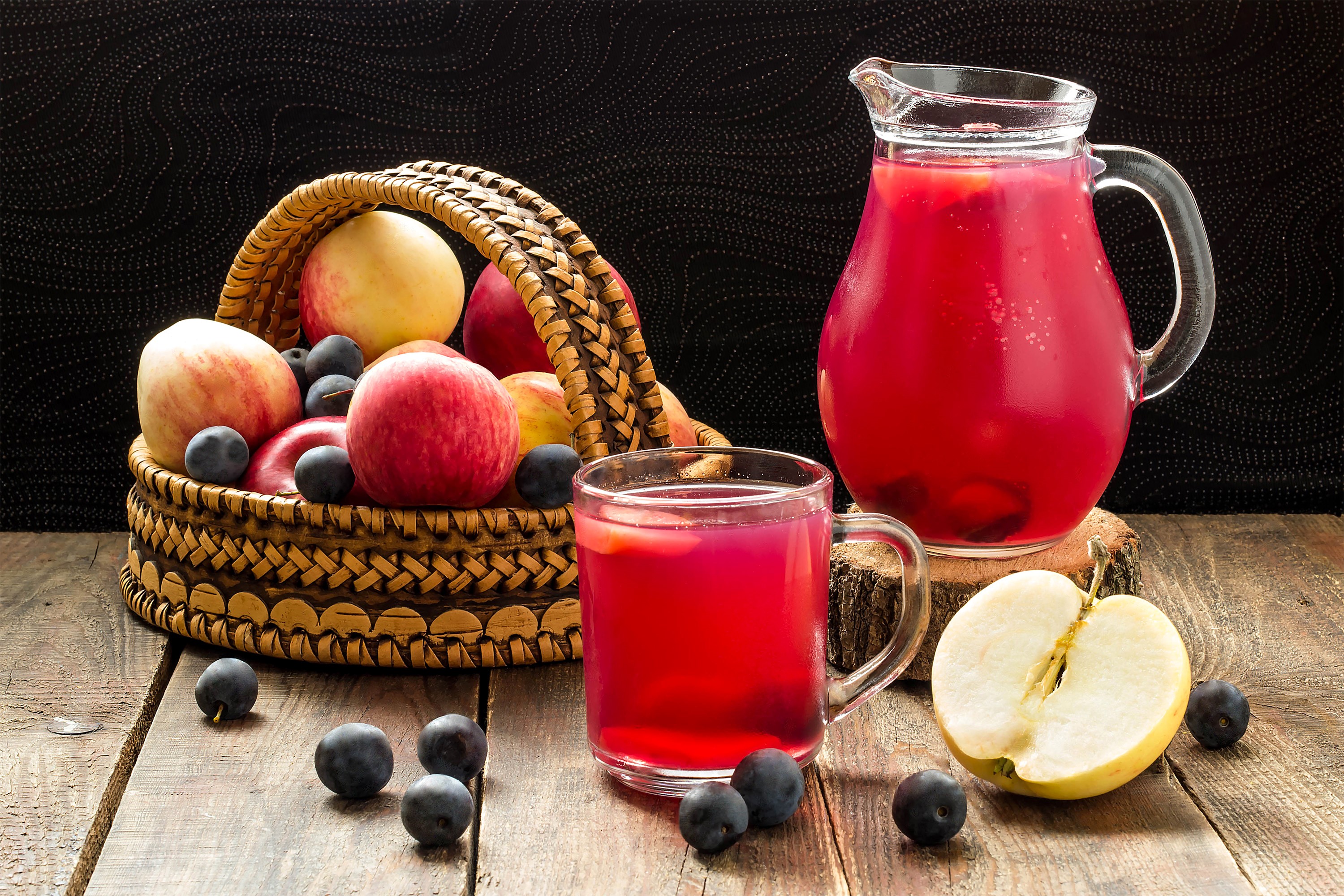 Fruit basket with juice and apples HD Wallpaper