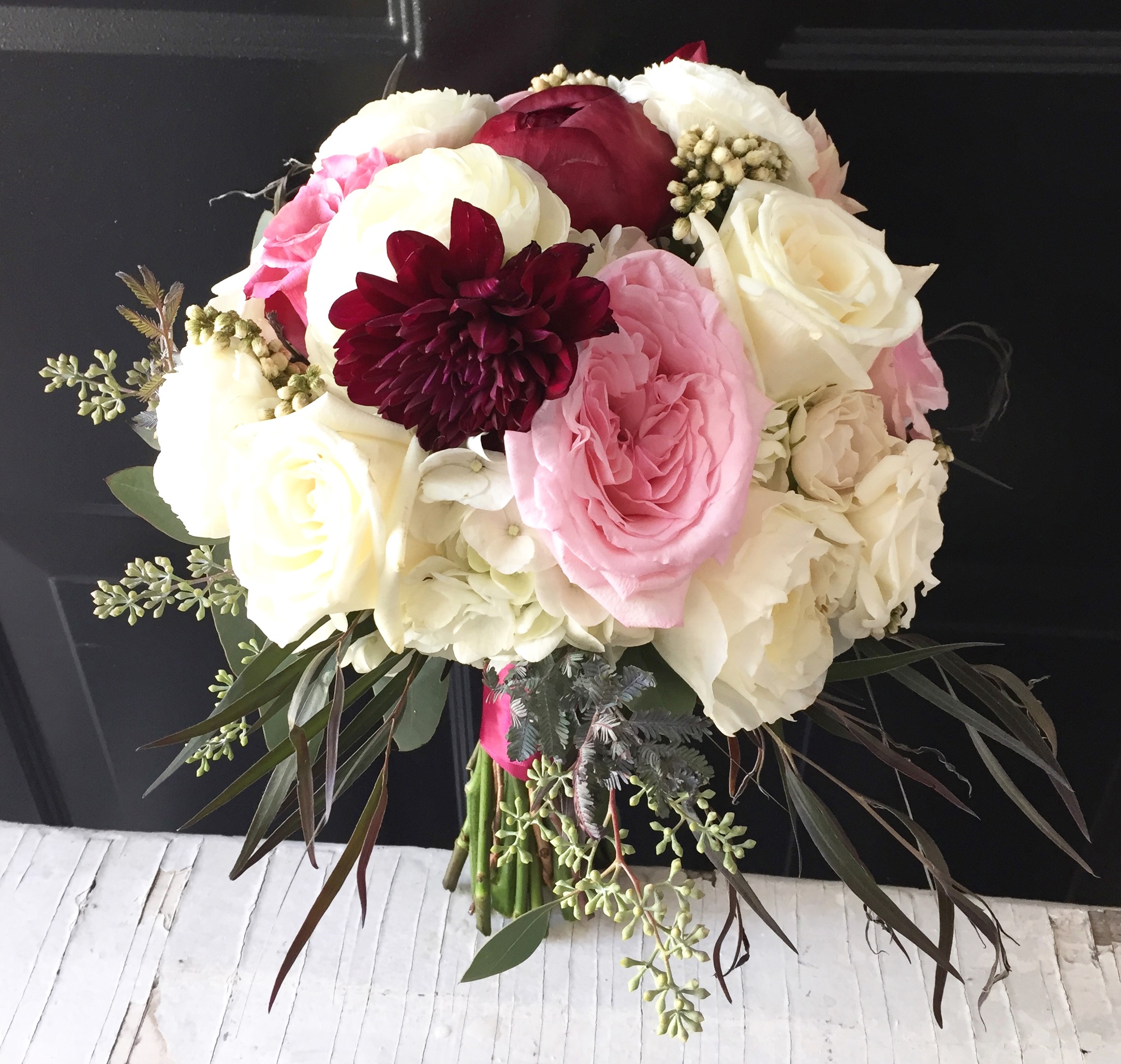 Wedding bouquet with roses and dahlias HD Wallpaper