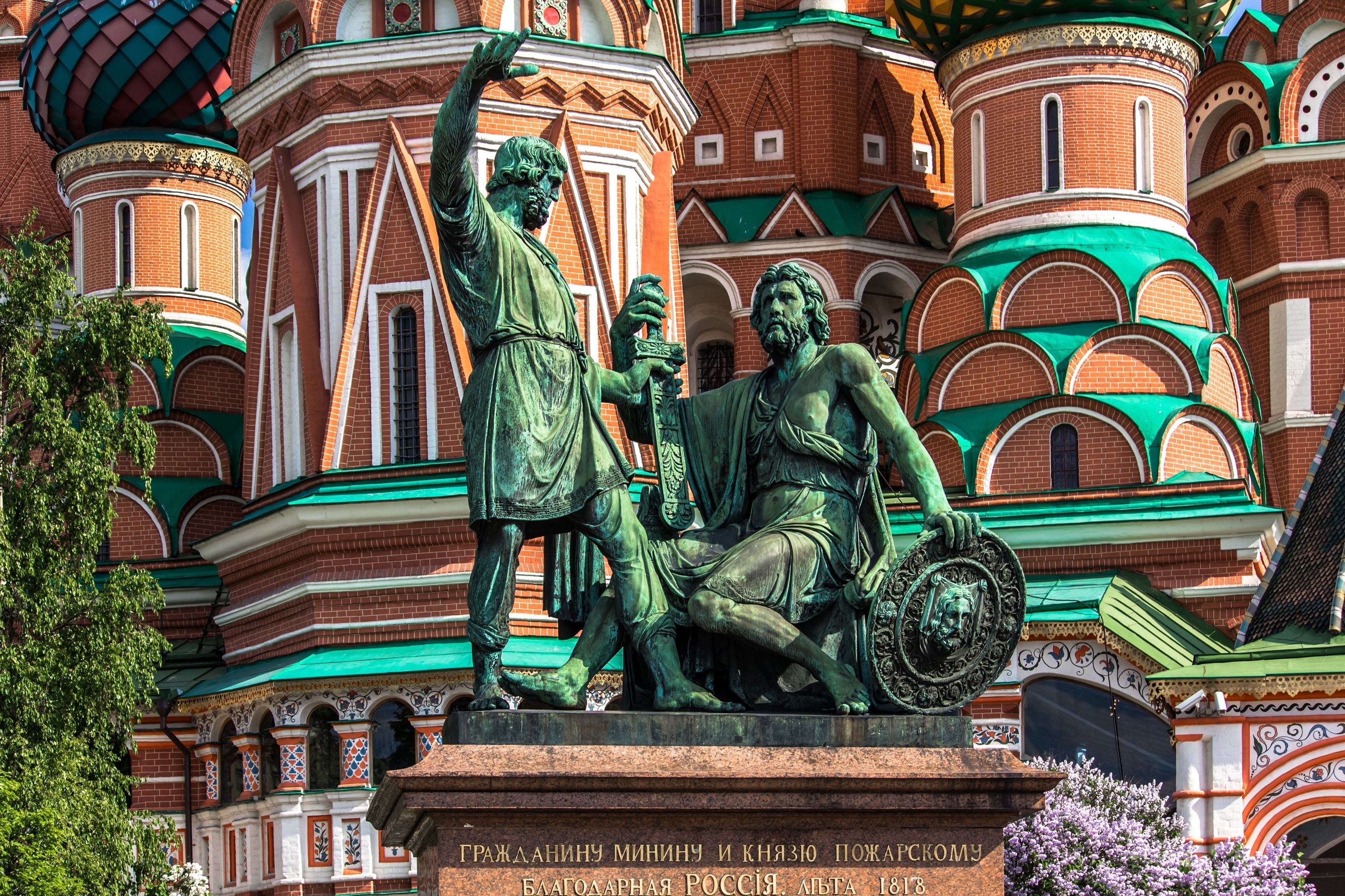Monument to Minin and Pozharsky in Moscow, Russia HD Wallpaper